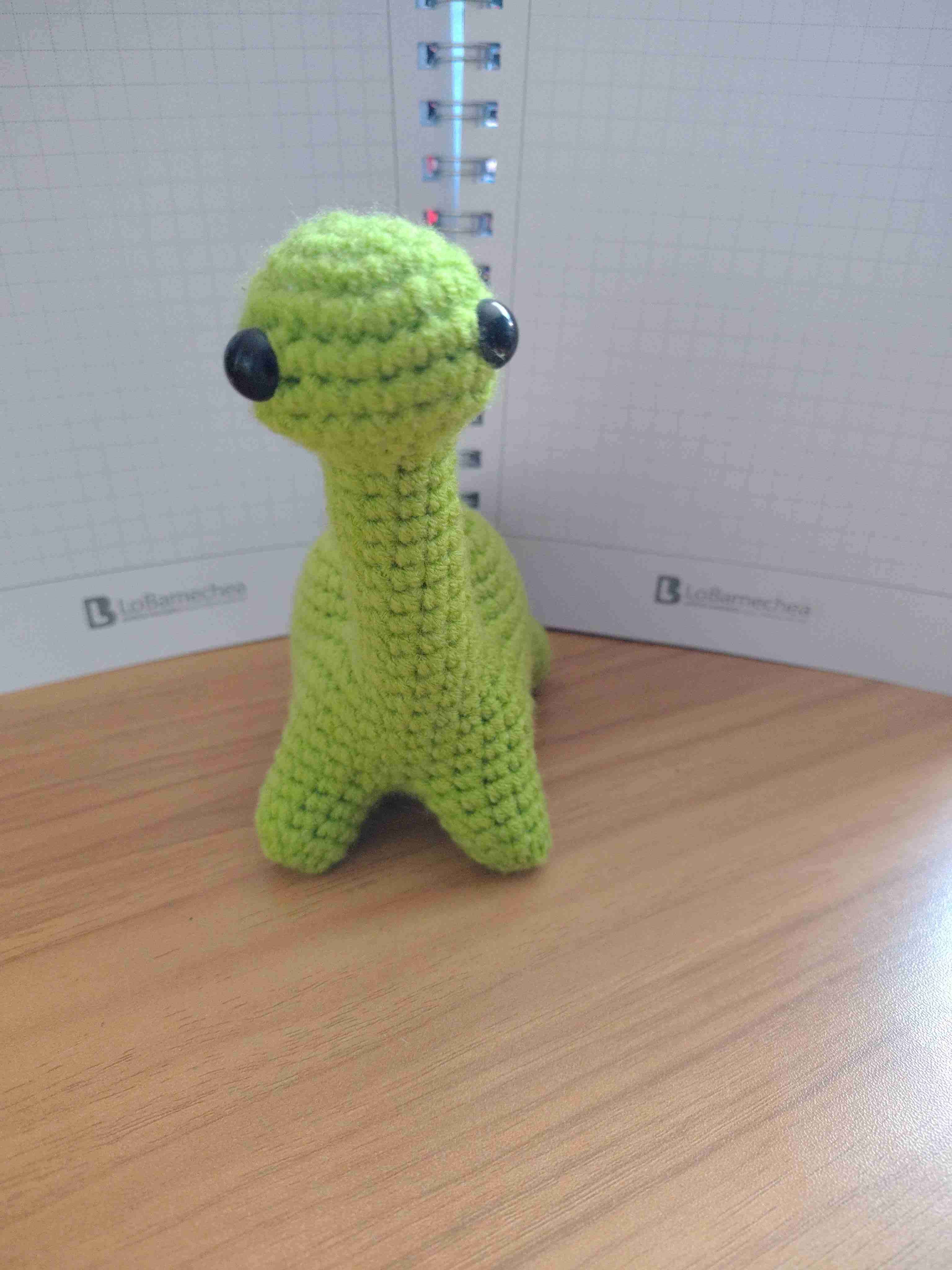 Dinosaurio amigurumi verde - miniatura 2