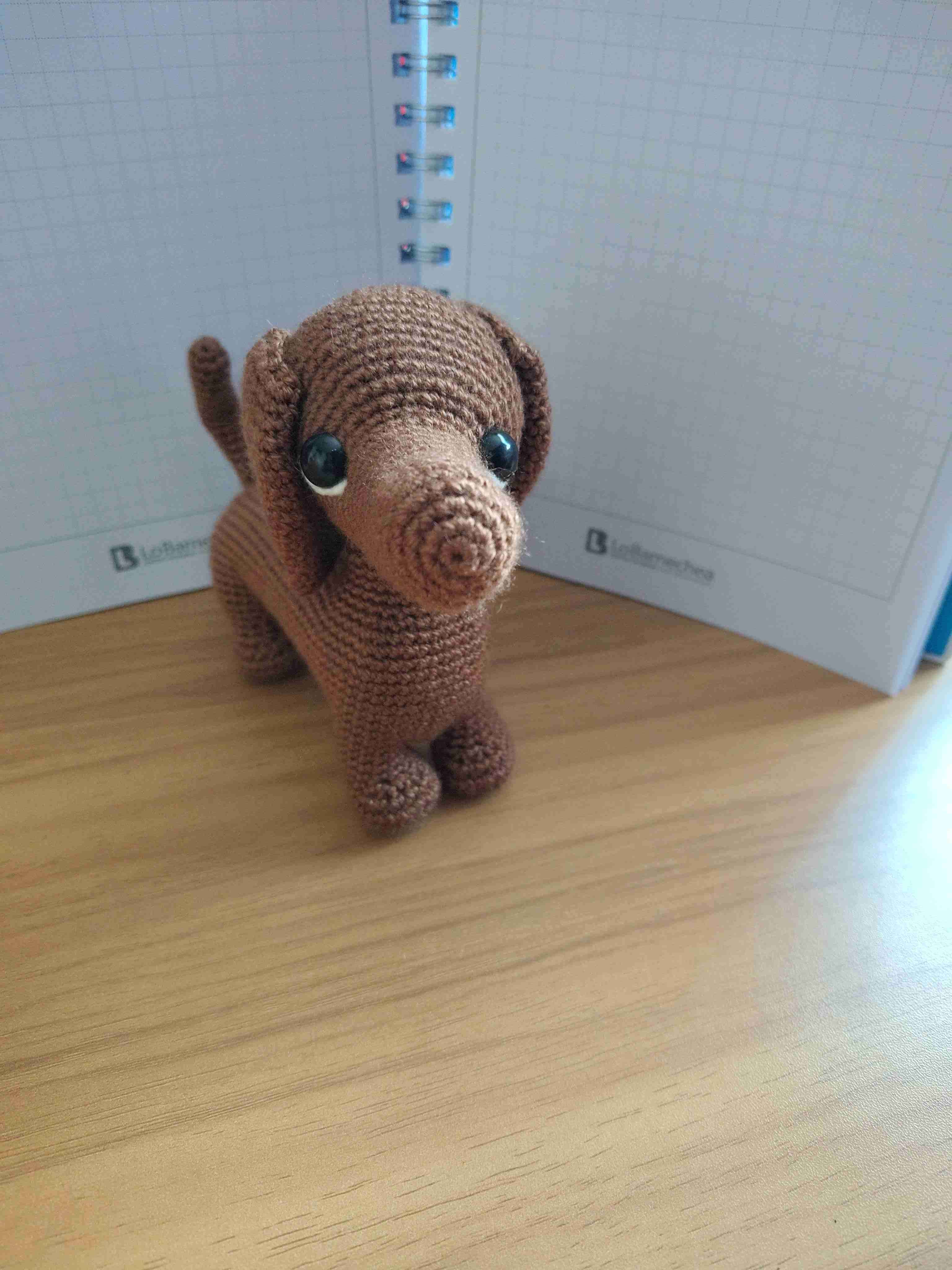 Perro de peluche tejido marrón - miniatura 2