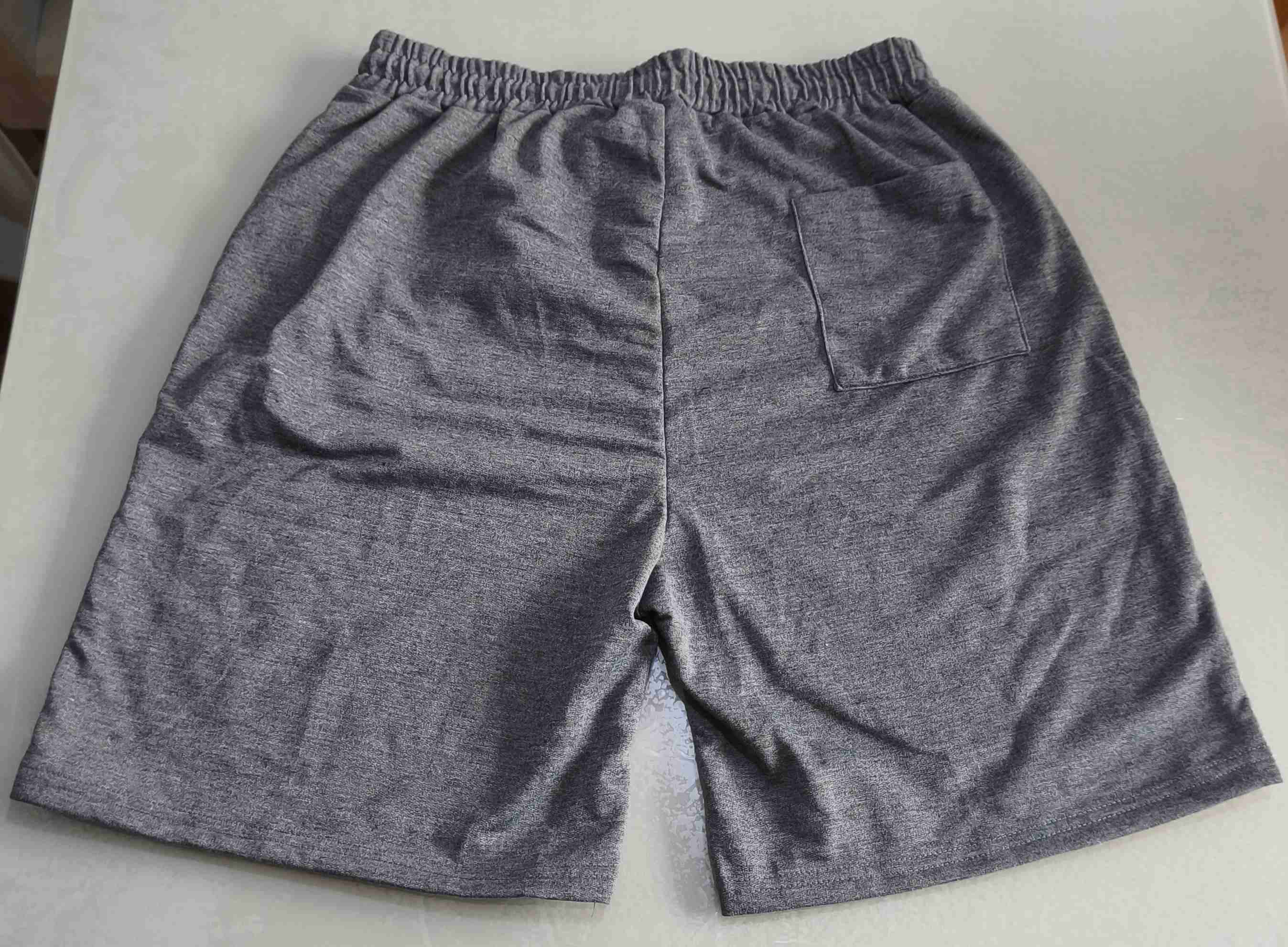 Short deportivo gris y negro NUEVO - miniatura 2