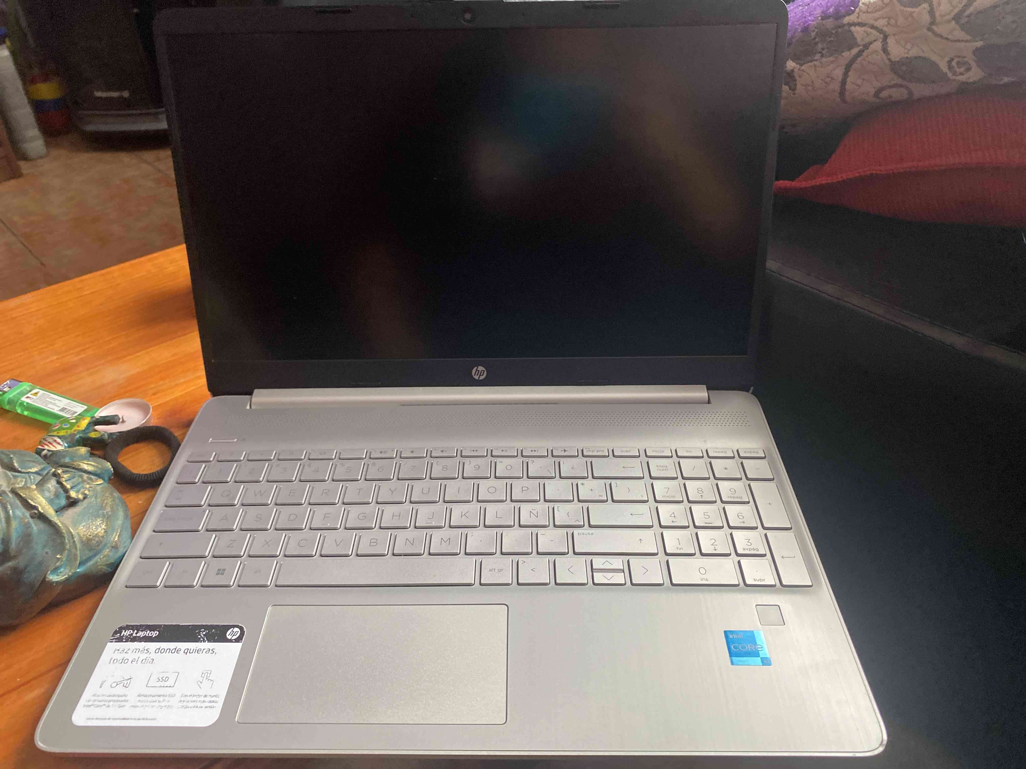 Laptop HP 15.6 pulgadas - miniatura 1
