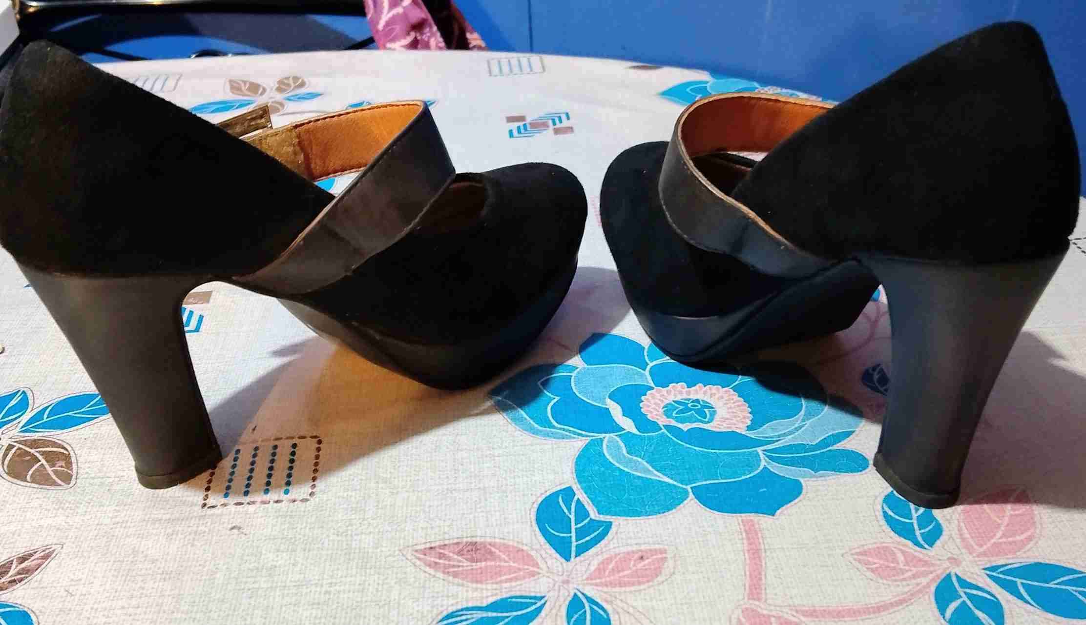 Zapatos de tacón negro con hebilla - miniatura 5