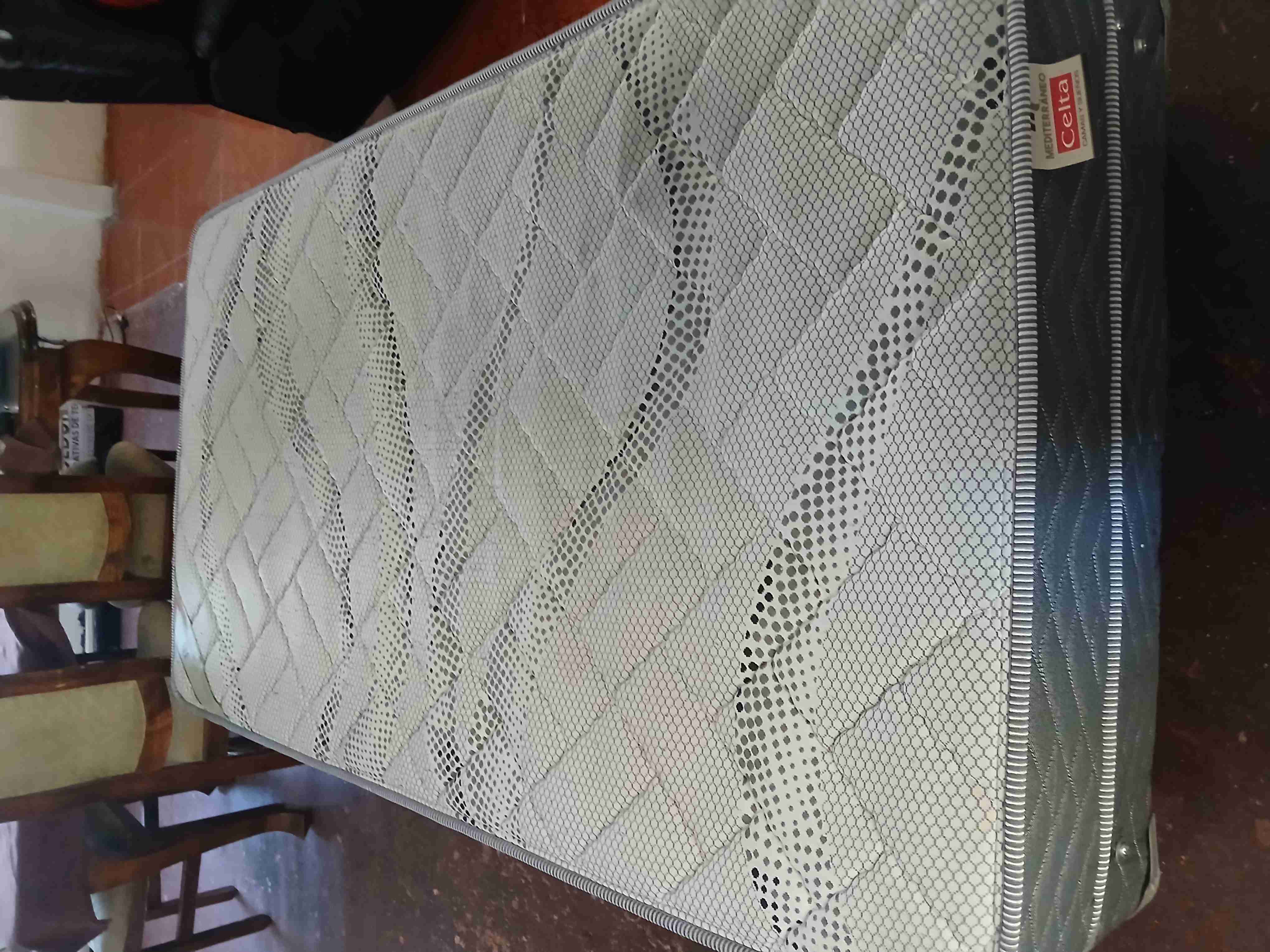 Cama una plaza 1.2 en buen estado - miniatura 2