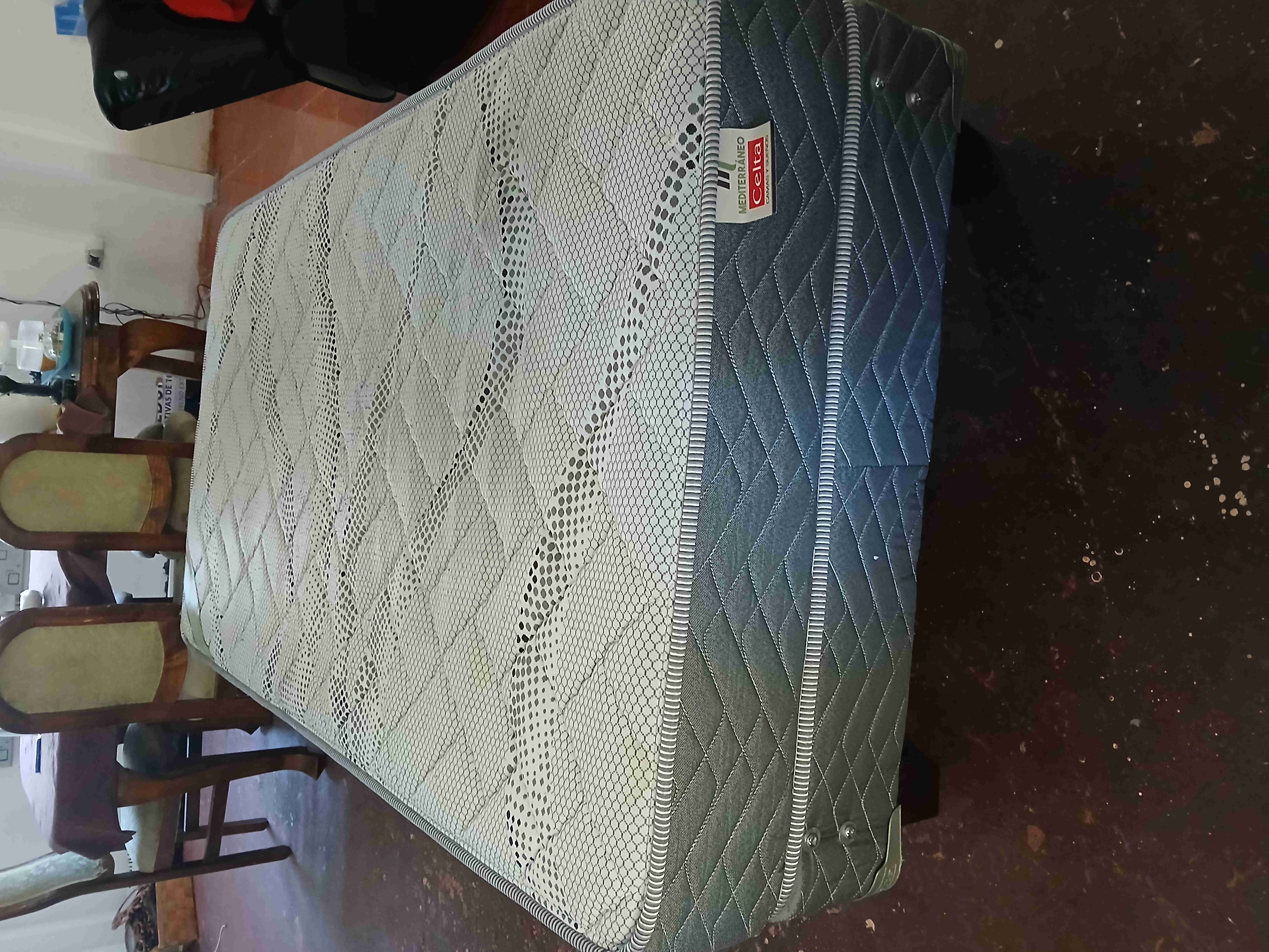 Cama una plaza 1.2 en buen estado - miniatura 3