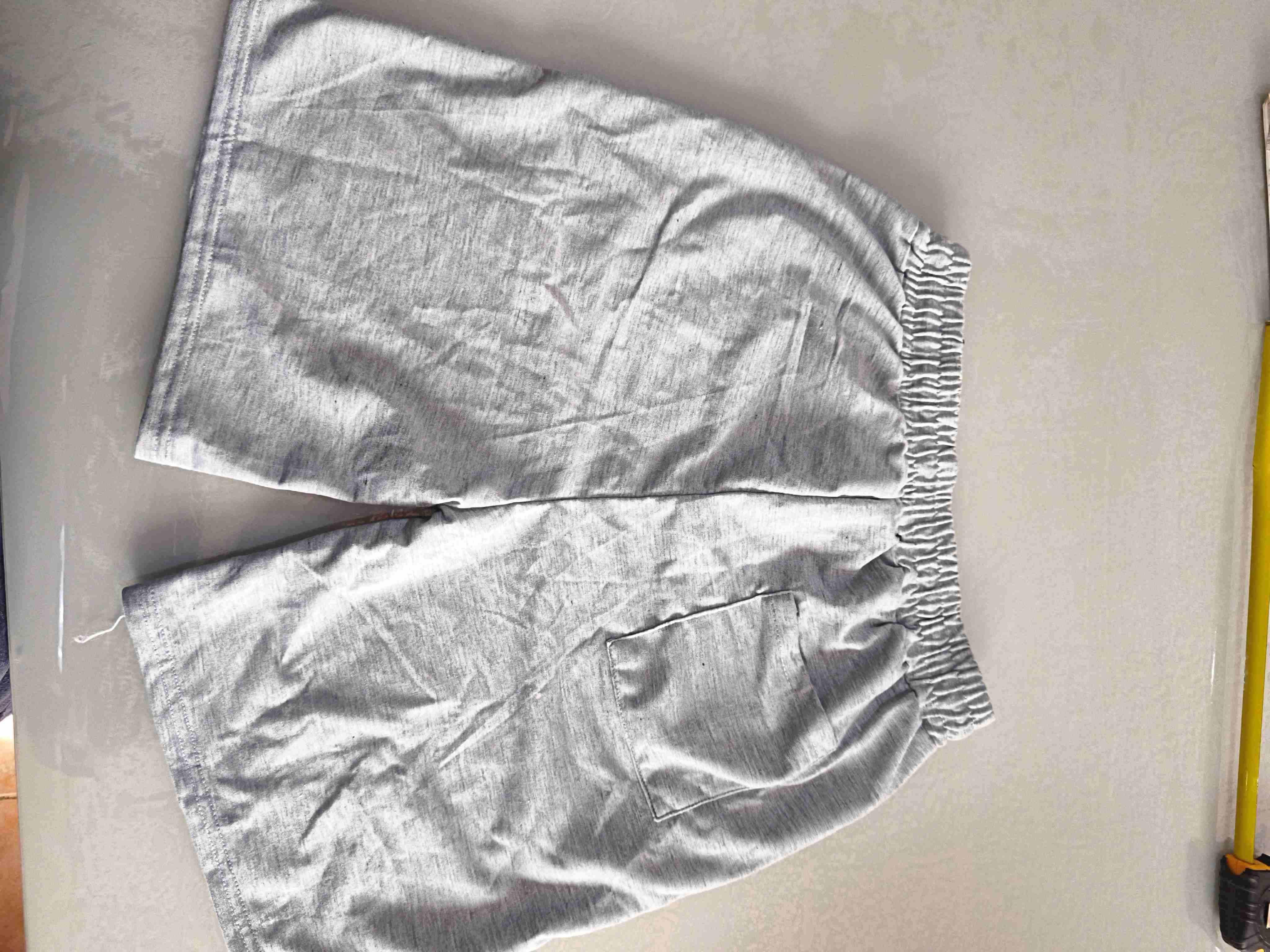 Short deportivo gris con negro NUEVO - miniatura 2