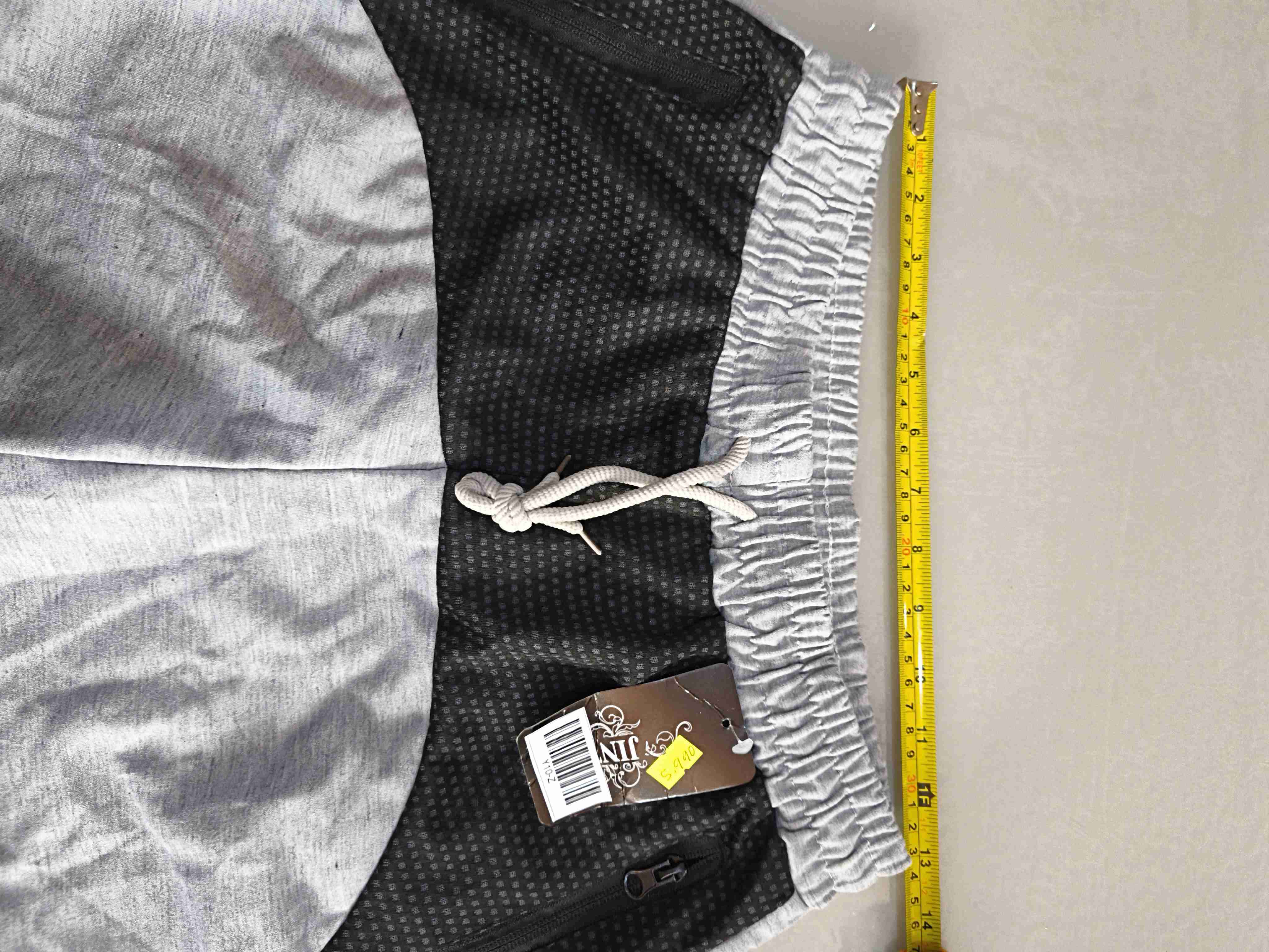 Short deportivo gris con negro NUEVO - miniatura 3