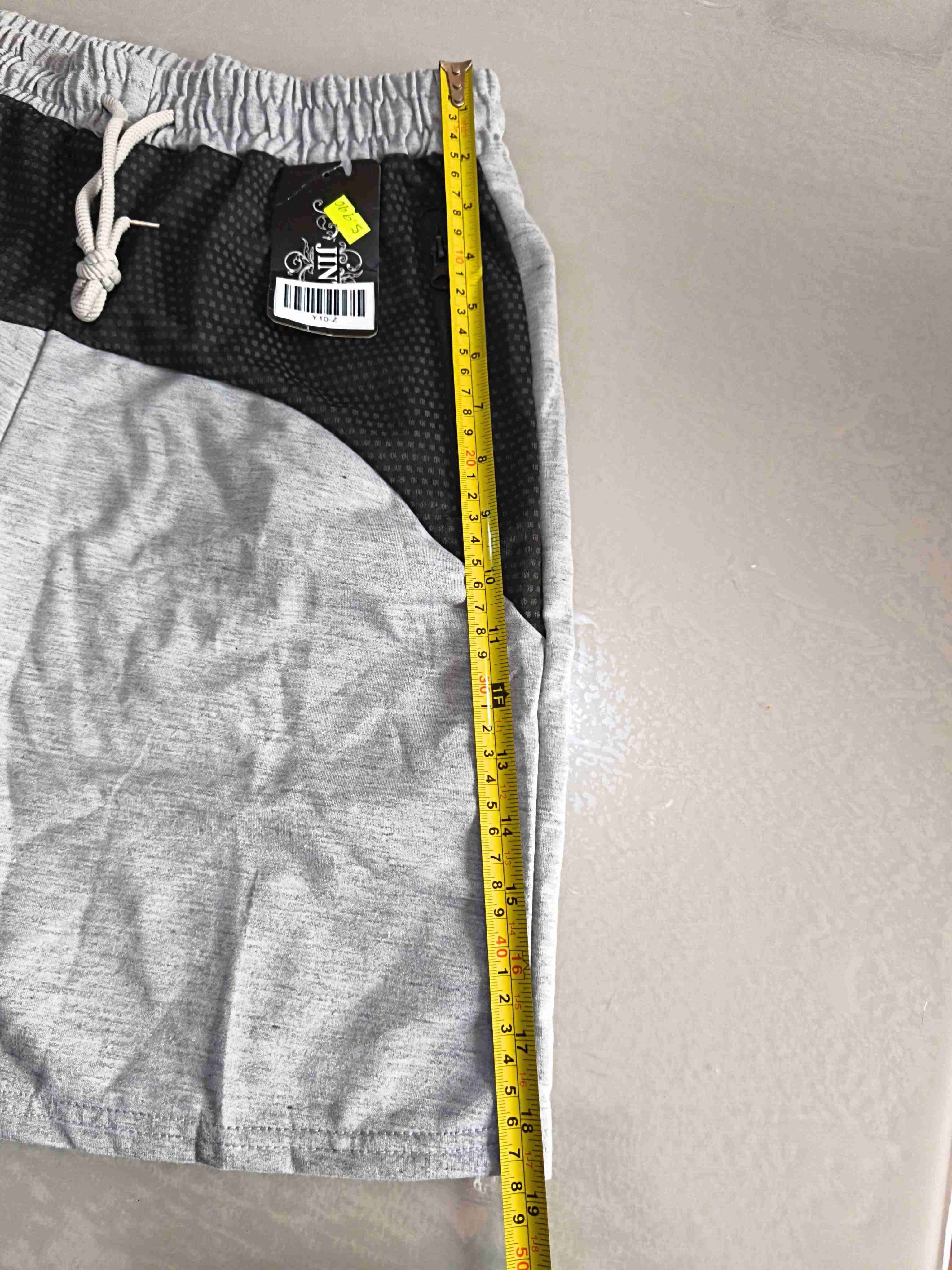 Short deportivo gris con negro NUEVO - miniatura 4