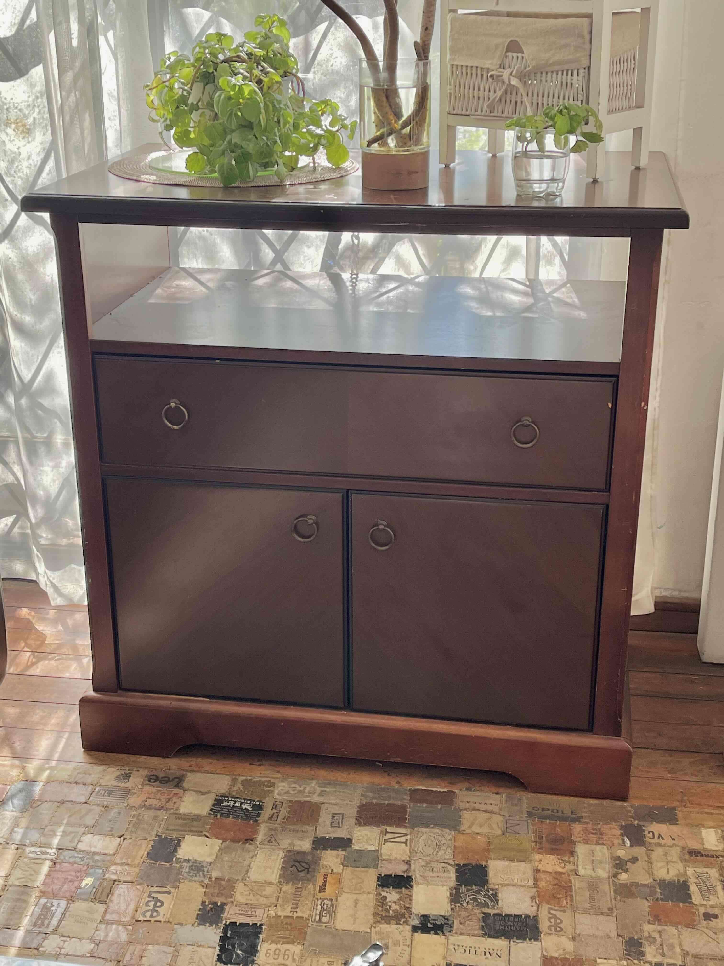 Mueble aparador de madera - miniatura 1