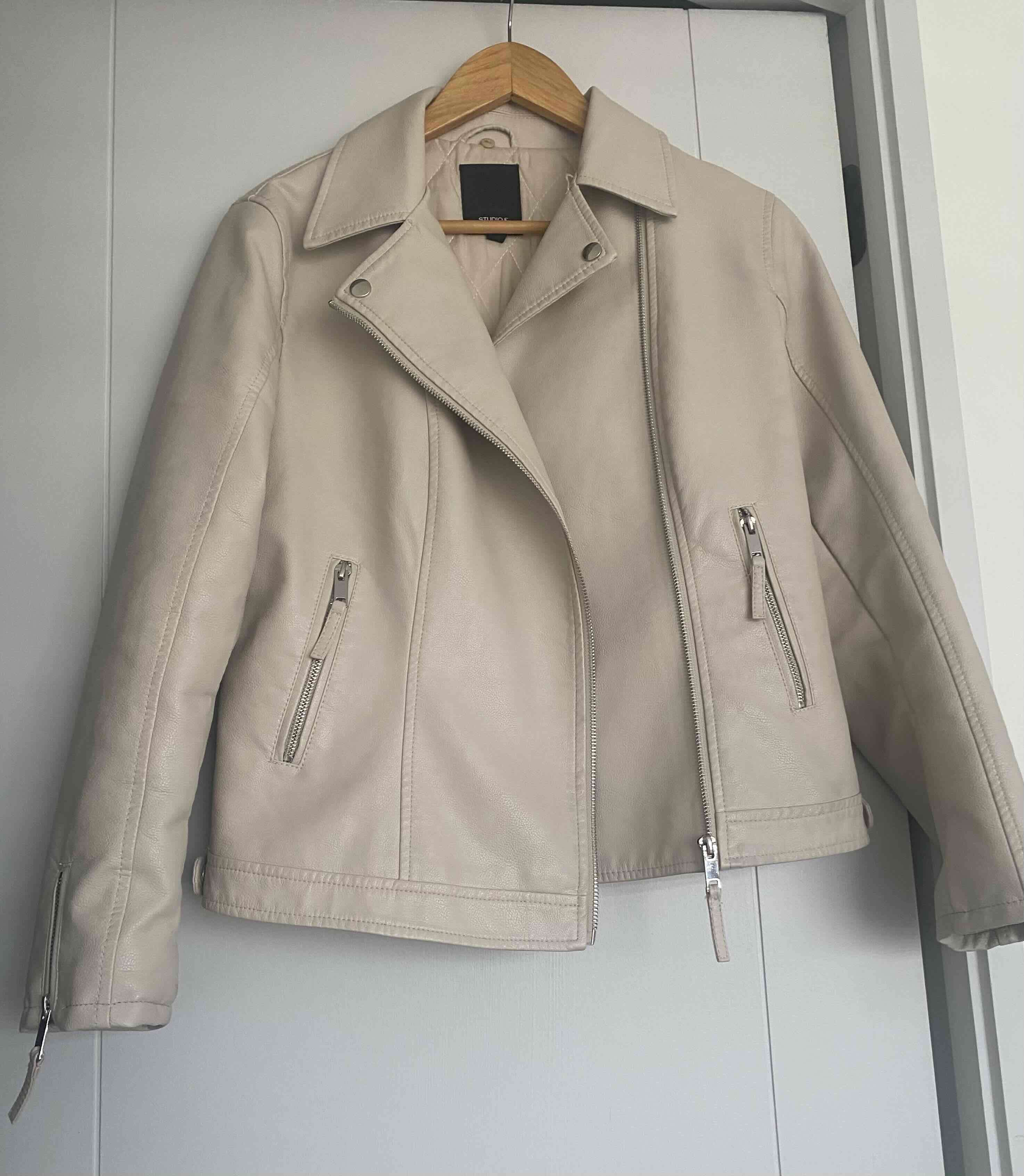 Chaqueta beige mujer marca StudioF talla 38 - miniatura 1