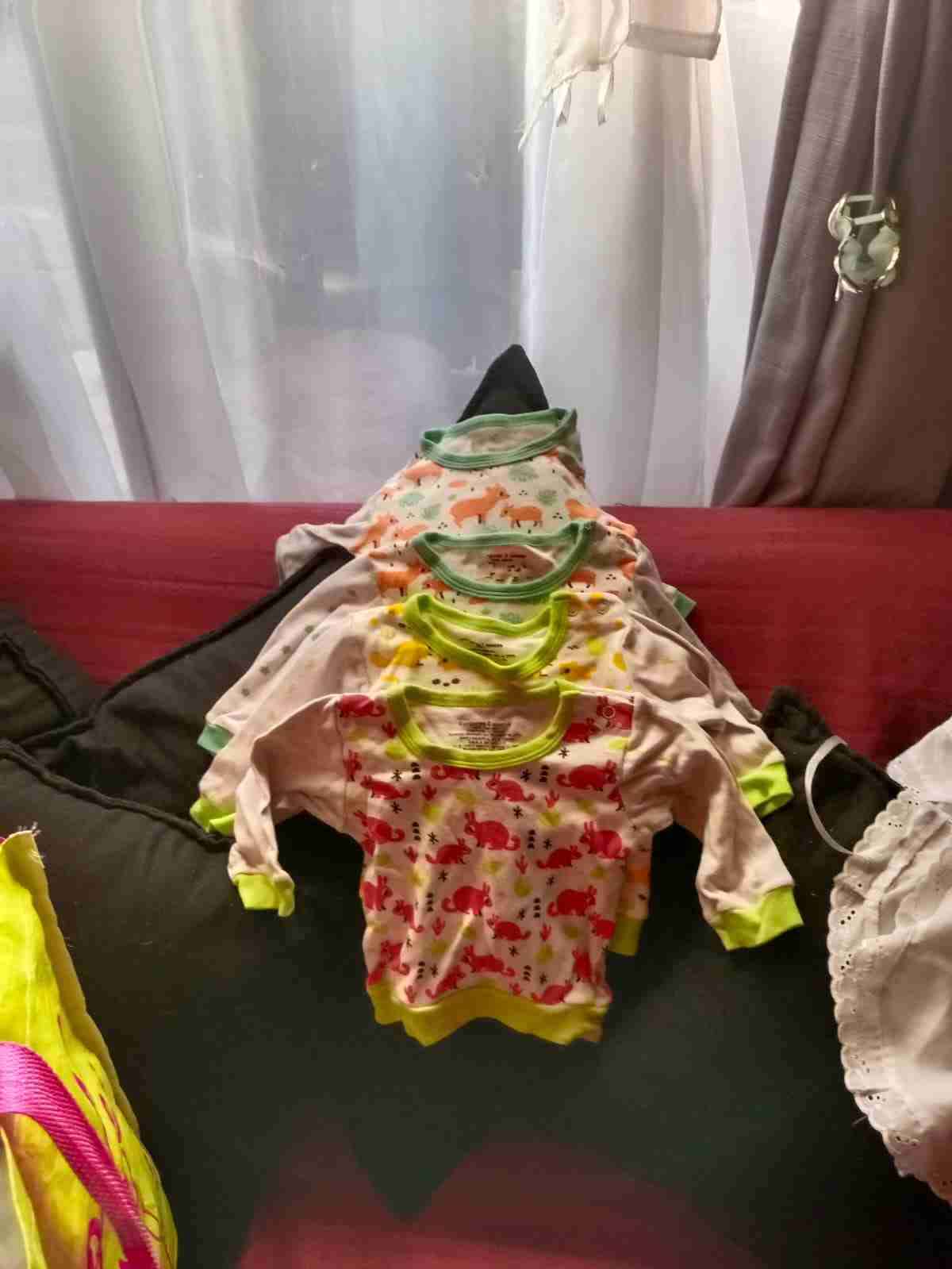 ropa de bebé - miniatura 2