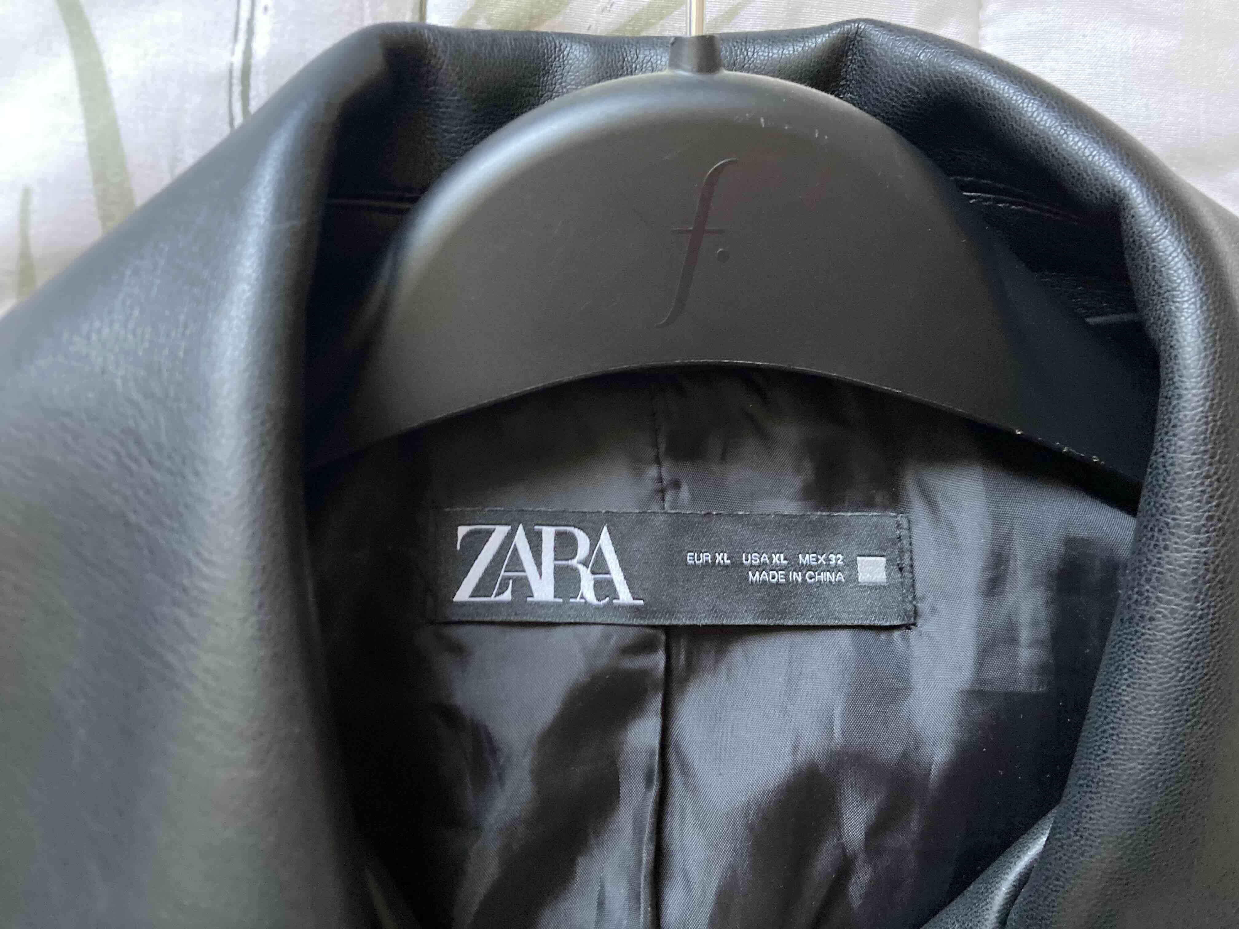 Chaqueta de cuero negra - miniatura 2