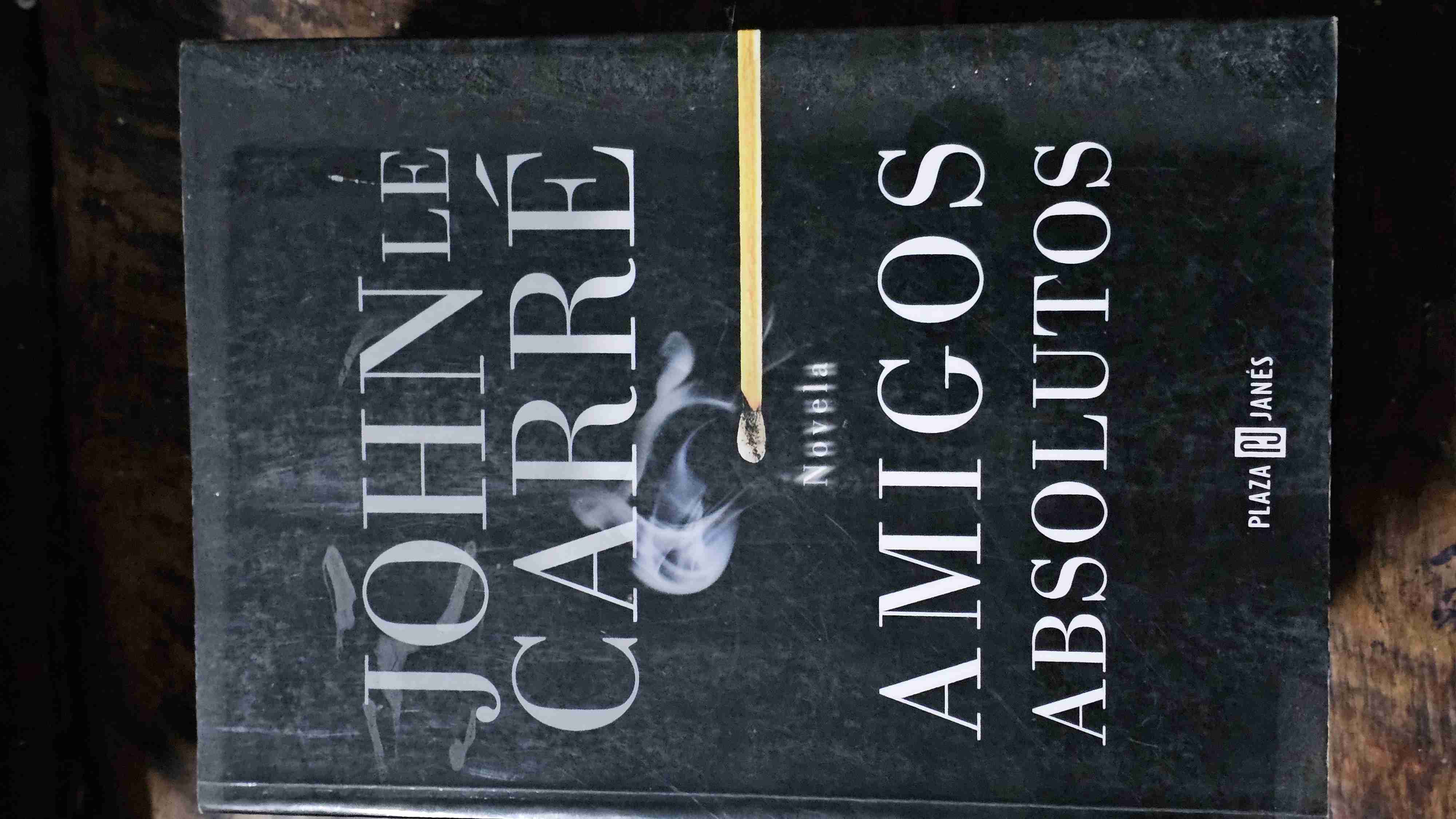 Libro Amigos Absolutos de John le Carré