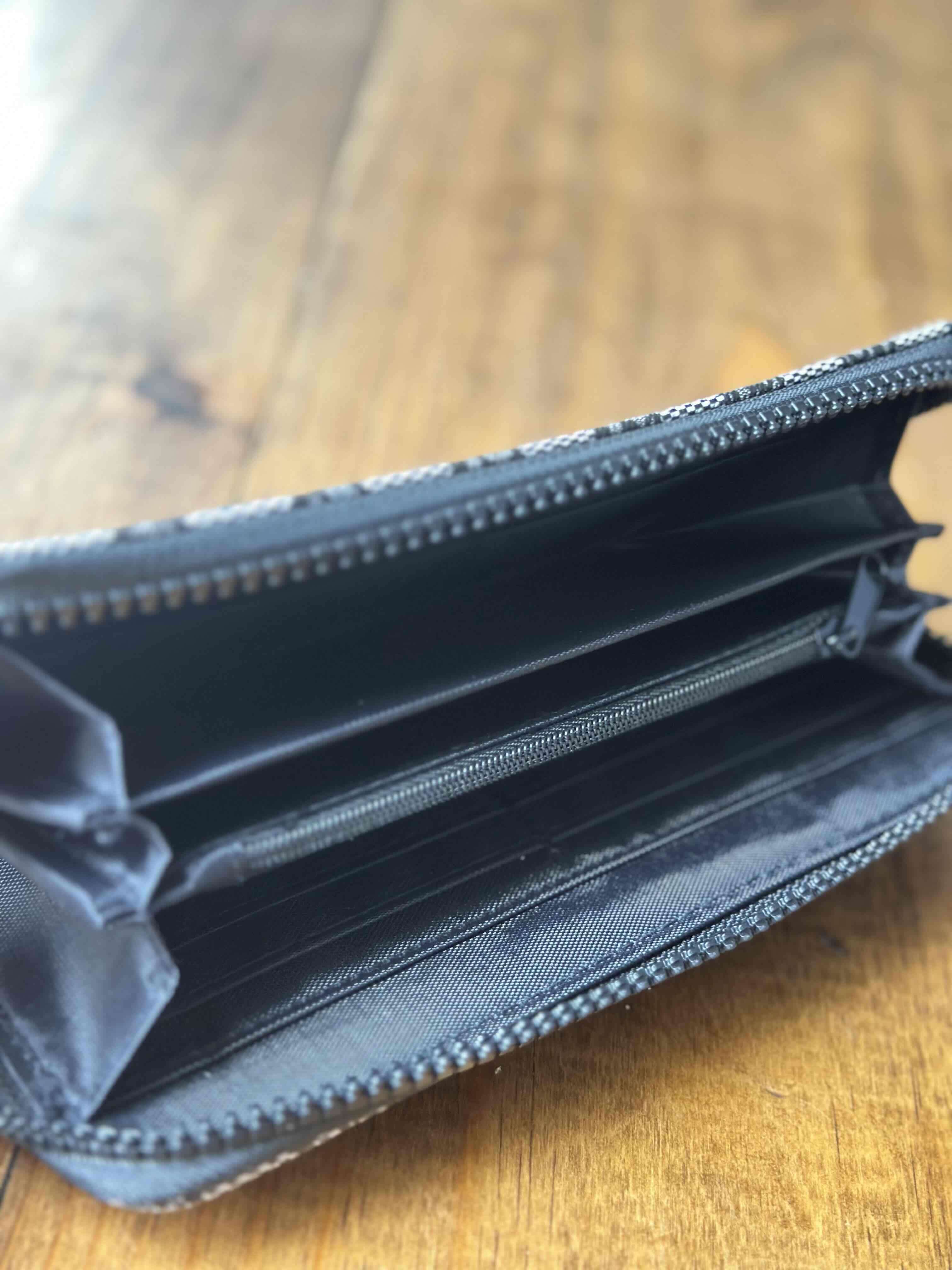 Monedero gris con diseño XOXO - miniatura 2