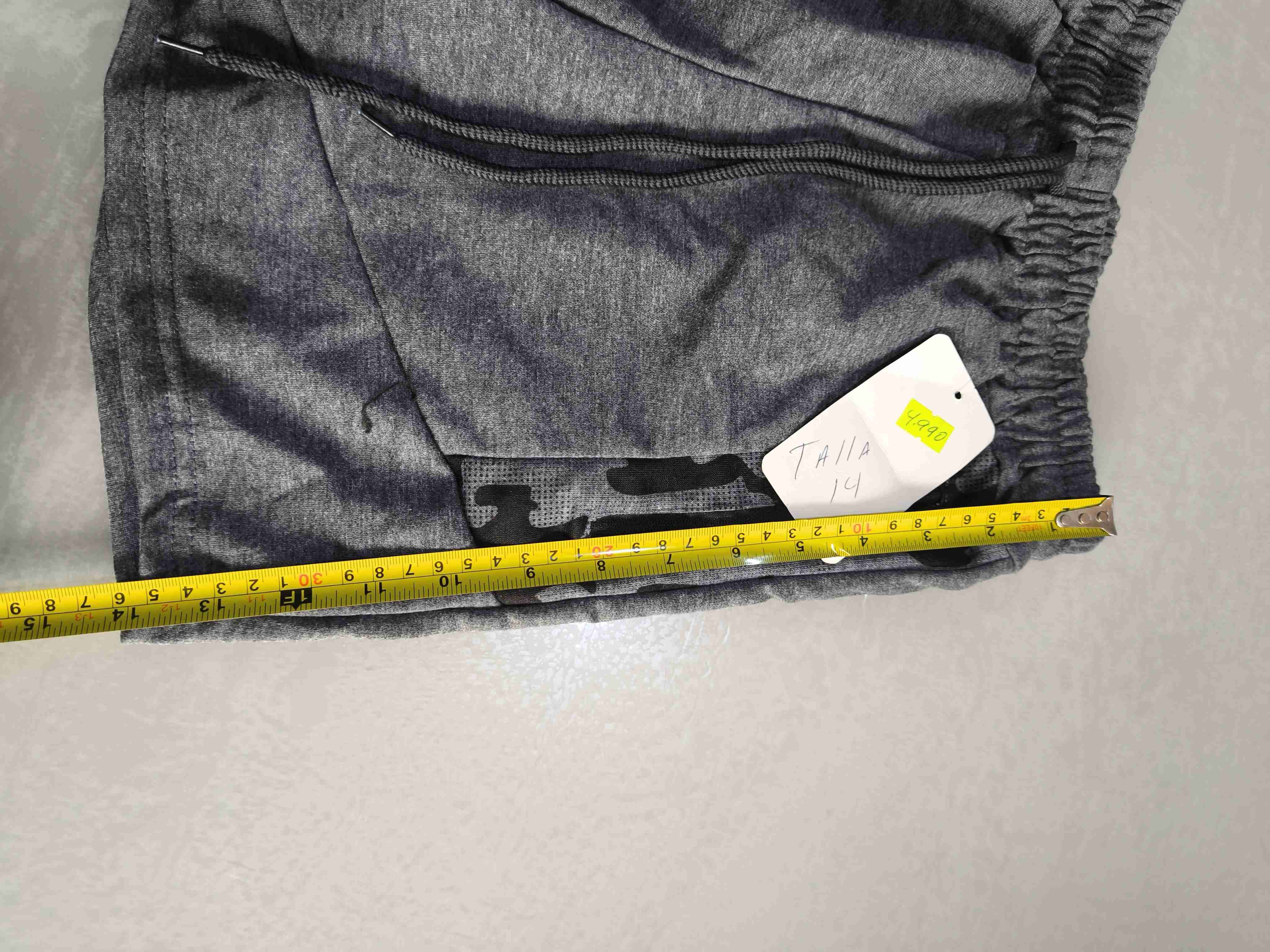 Short deportivo gris para joven,  NUEVO - miniatura 3