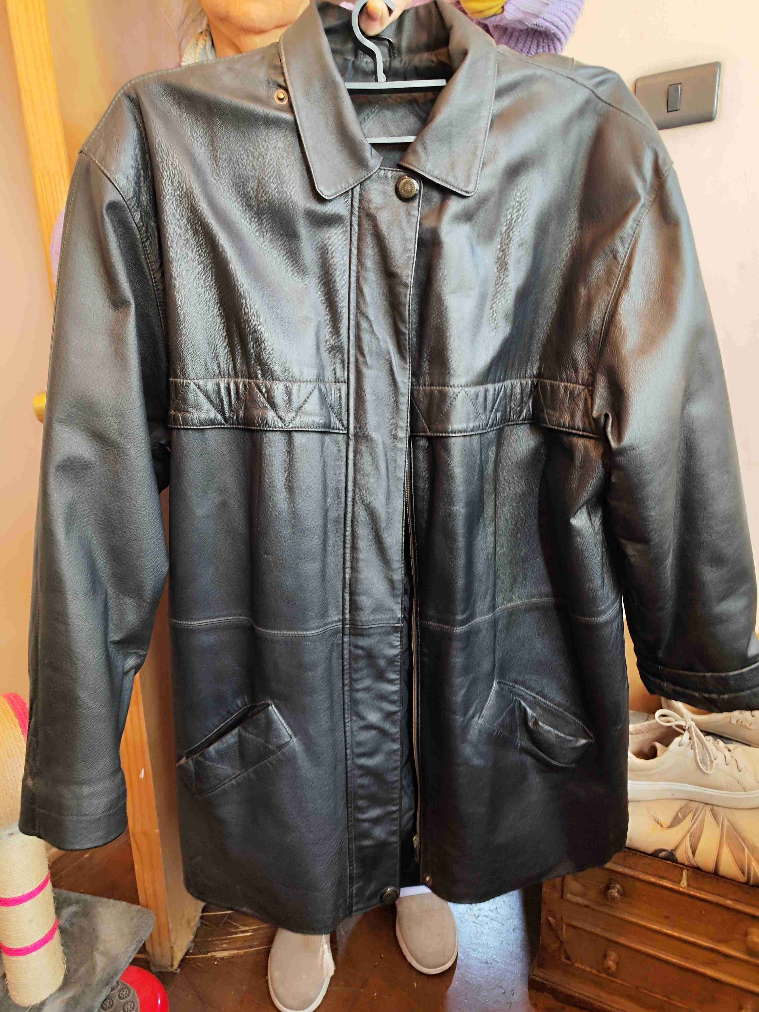 Chaquetón de cuero negro - miniatura 2