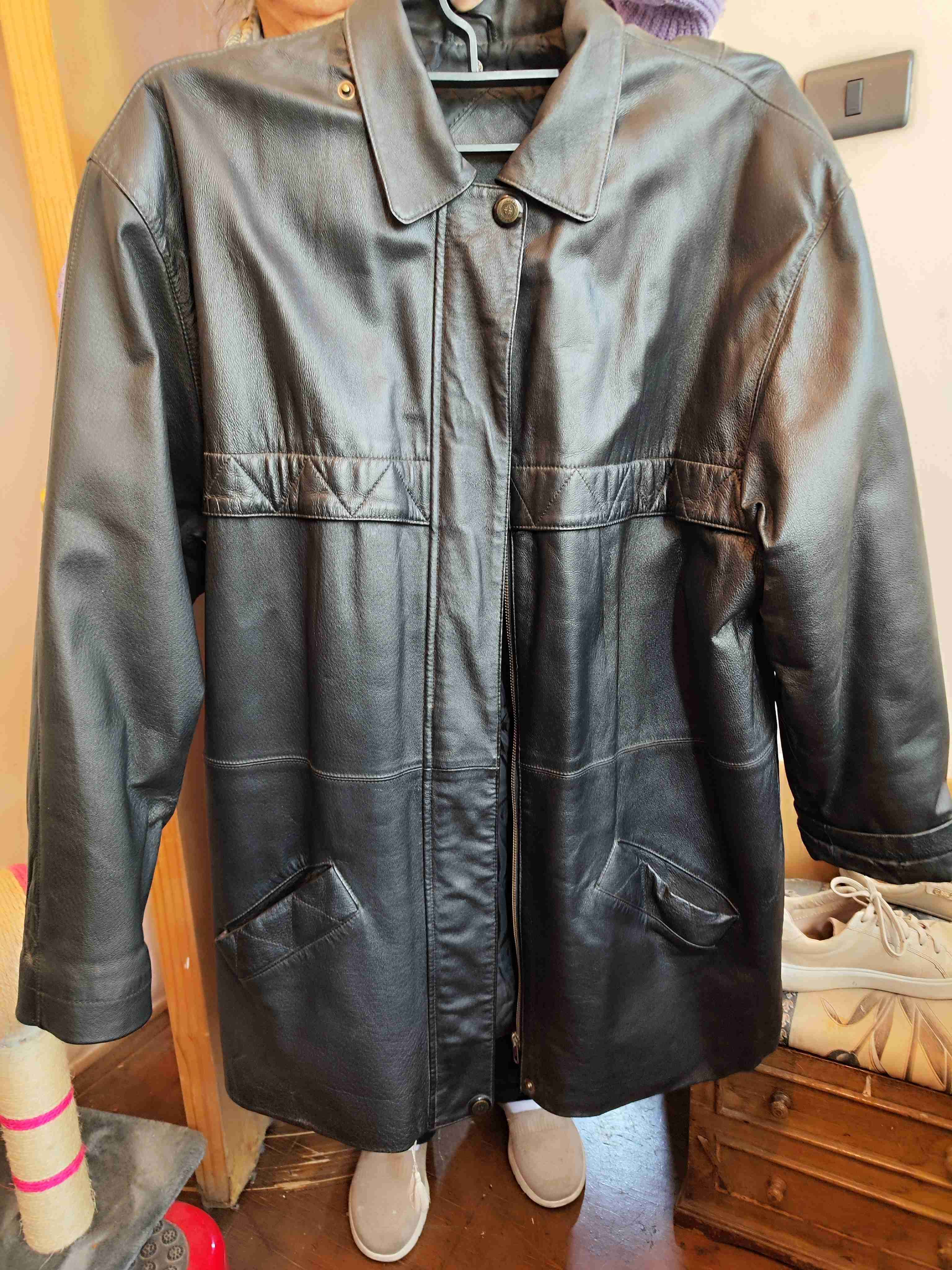 Chaquetón de cuero negro - miniatura 3