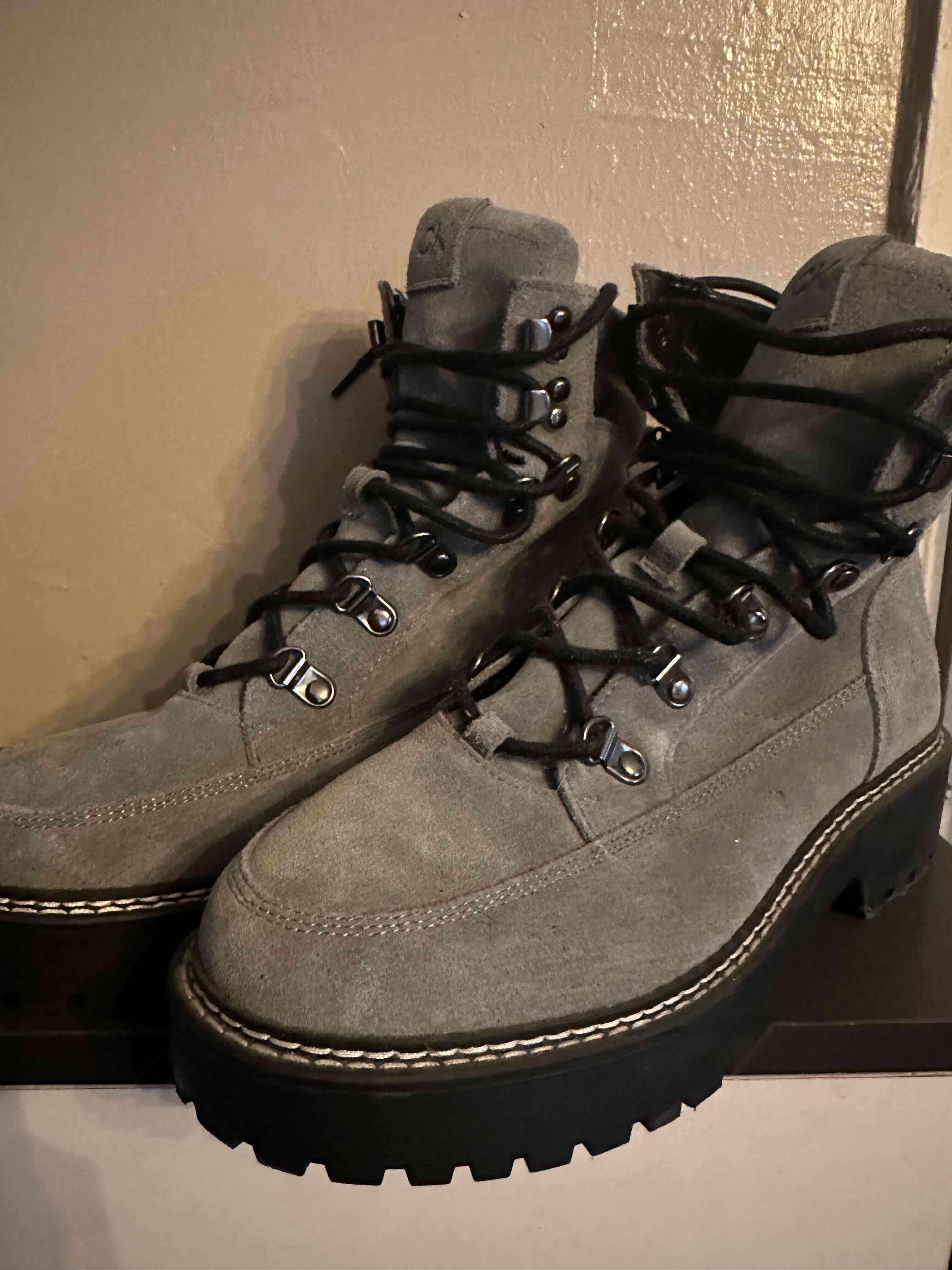 Botas grises de gamuza - miniatura 2