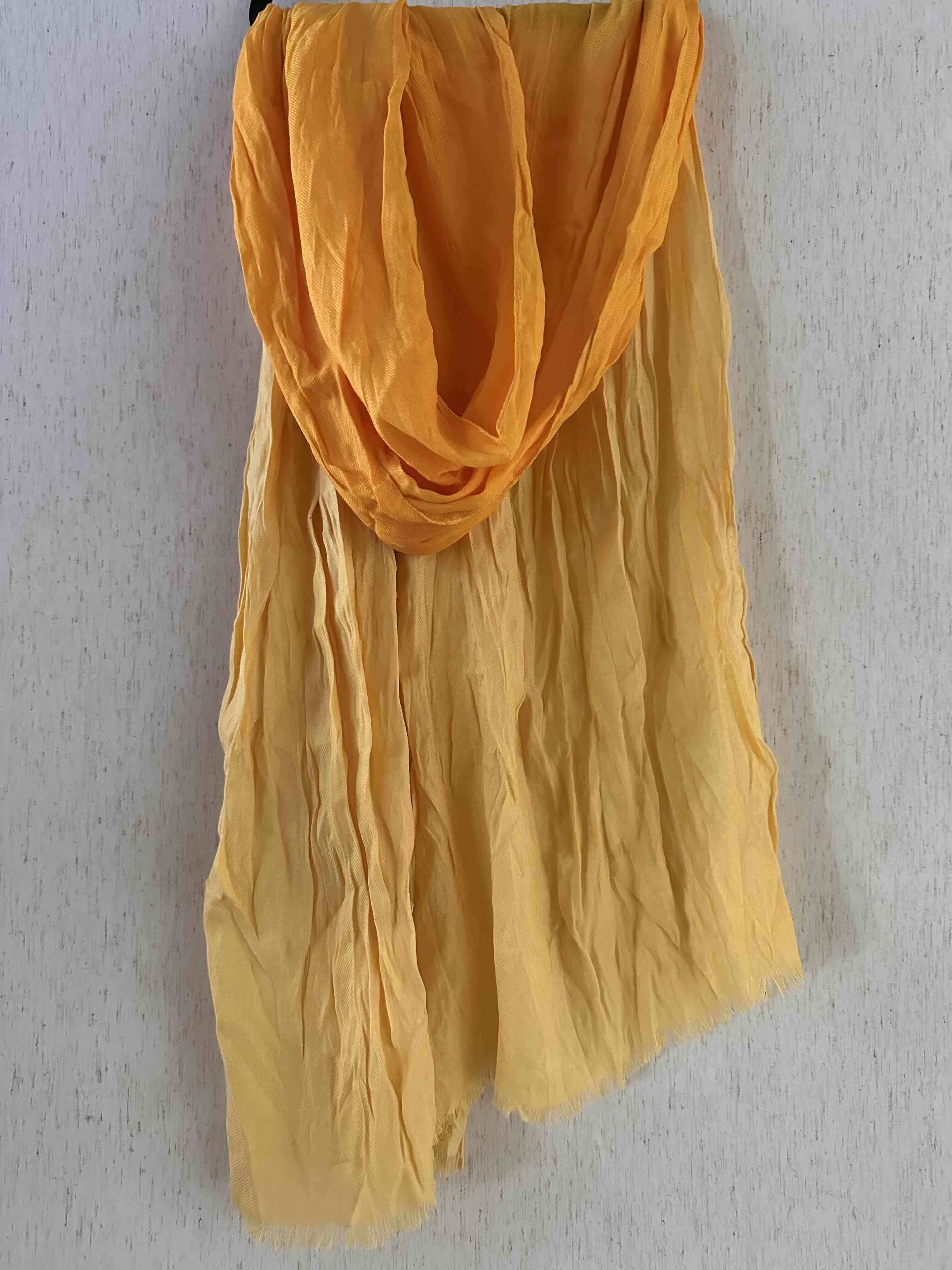 Bufanda amarilla Loft - miniatura 3