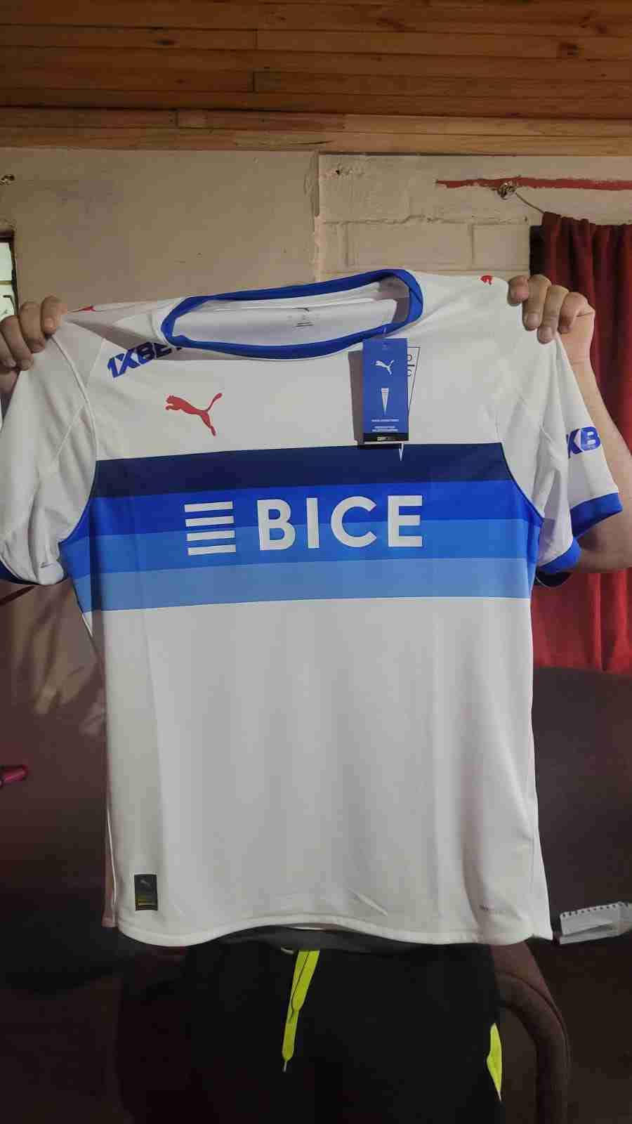 Camiseta deportiva blanca Puma