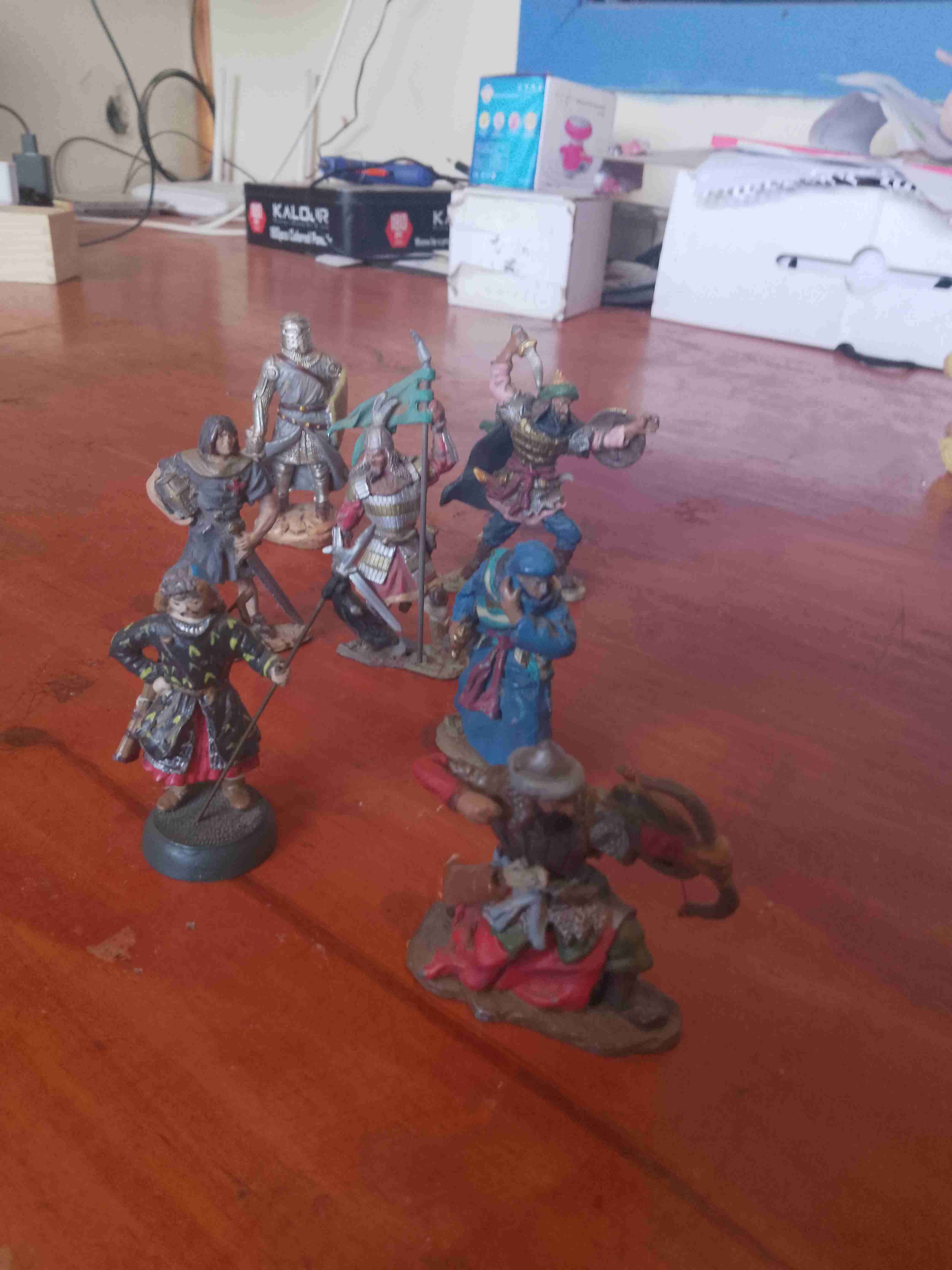 Figuras de soldados medievales - miniatura 1