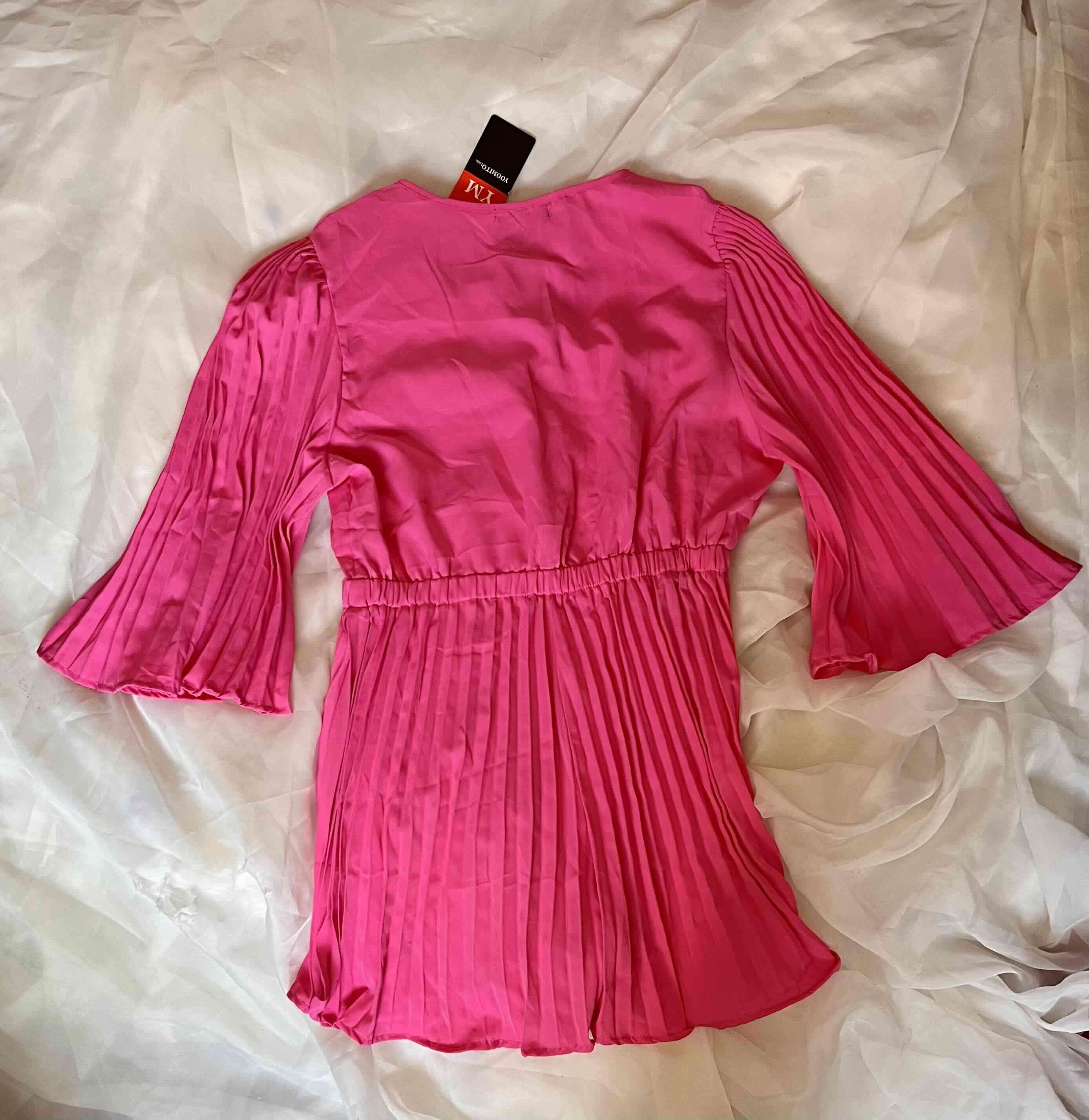 Enterito fucsia con mangas plisadas - miniatura 2