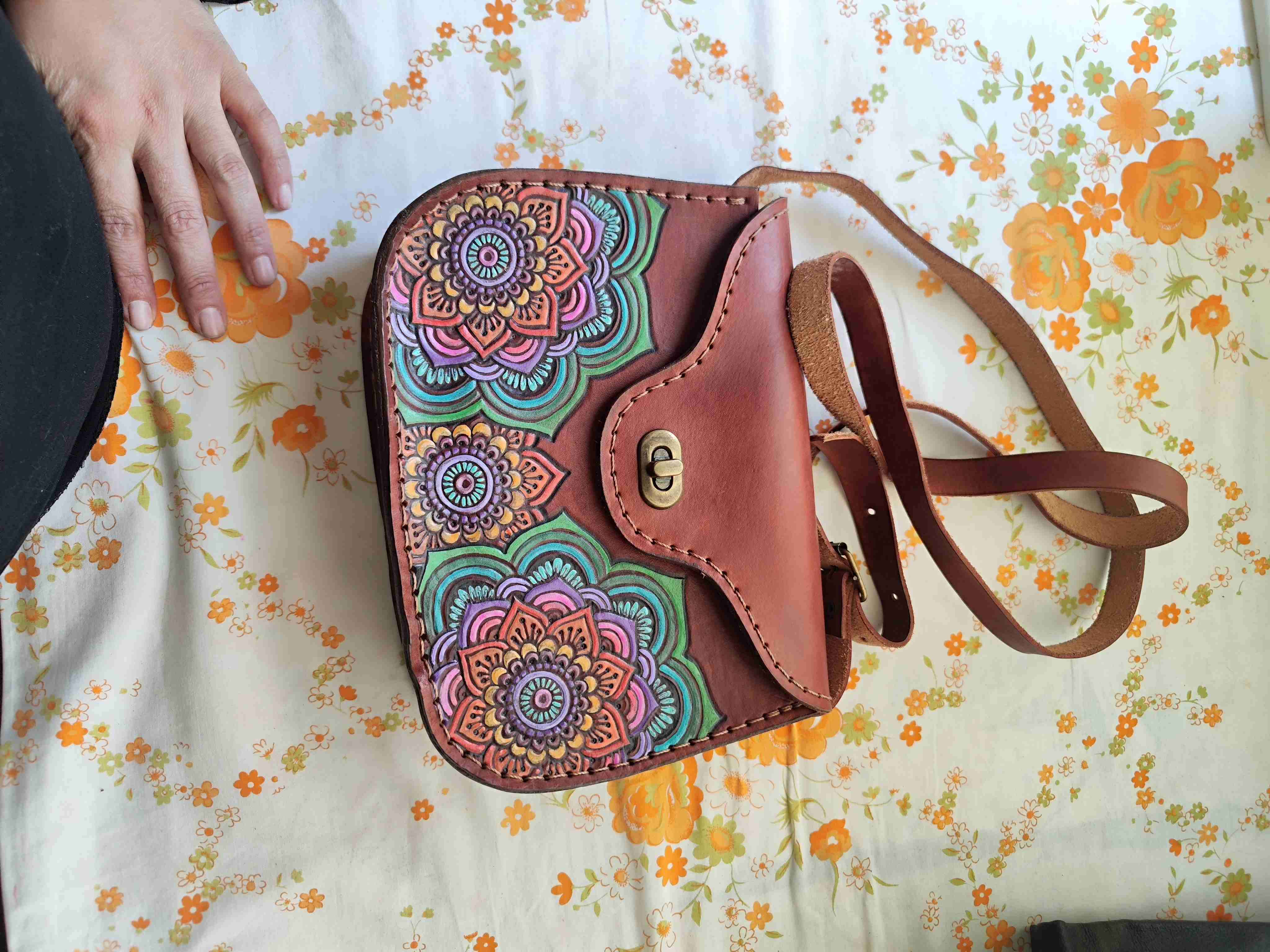 Cartera de cuero con diseño floral - miniatura 3