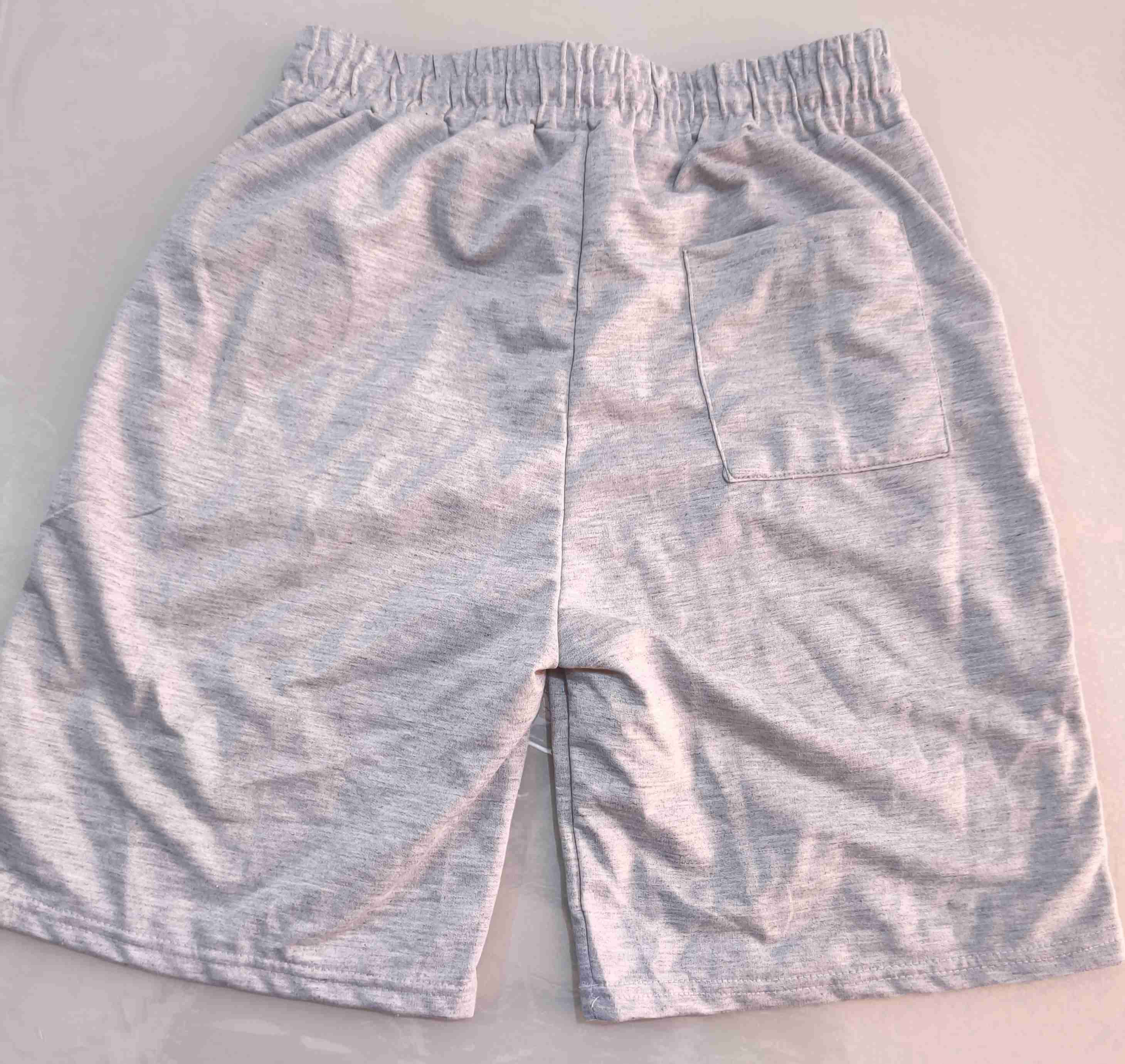 Short deportivo gris y negro, NUEVO - miniatura 2