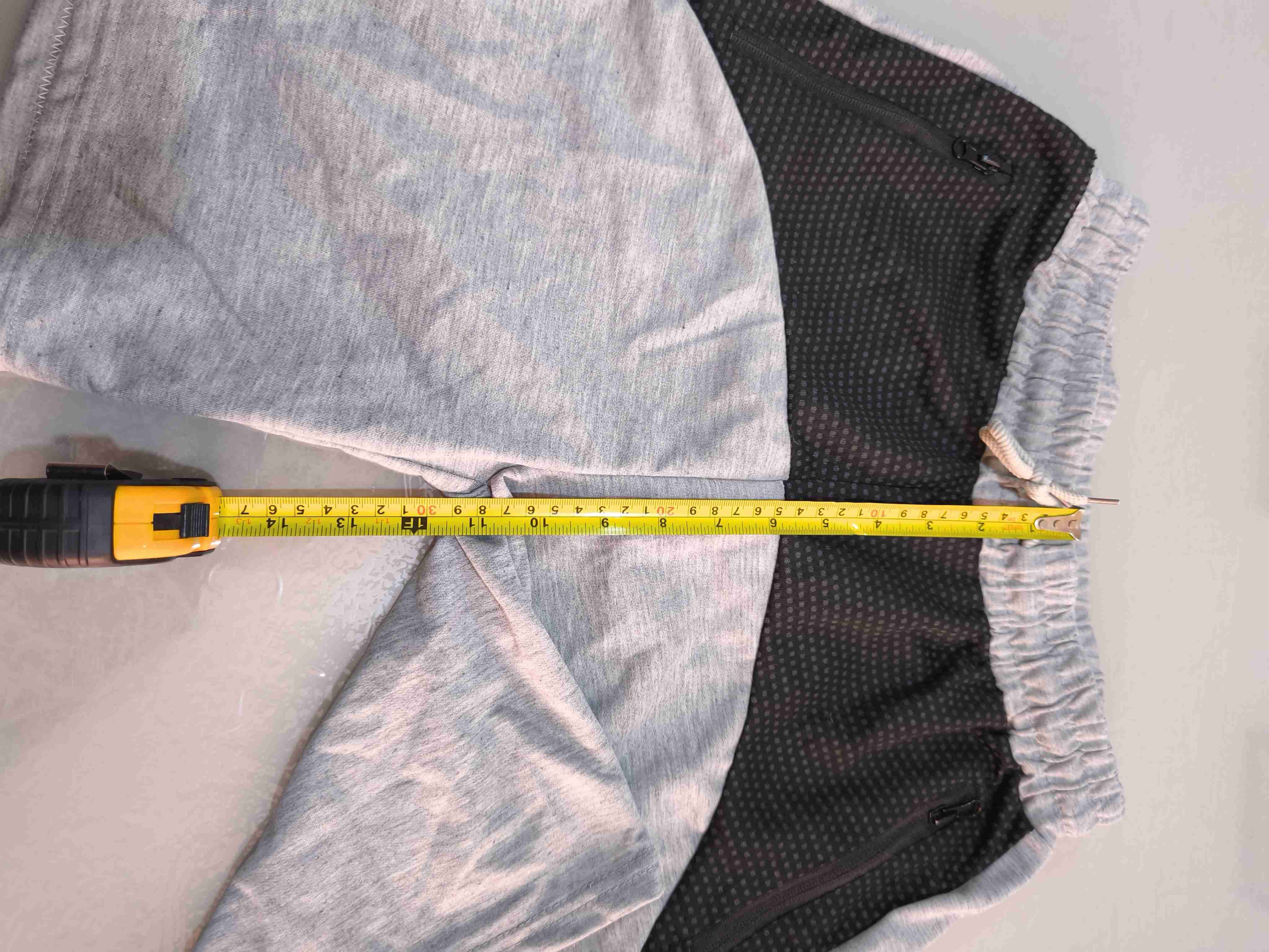 Short deportivo gris y negro, NUEVO - miniatura 5