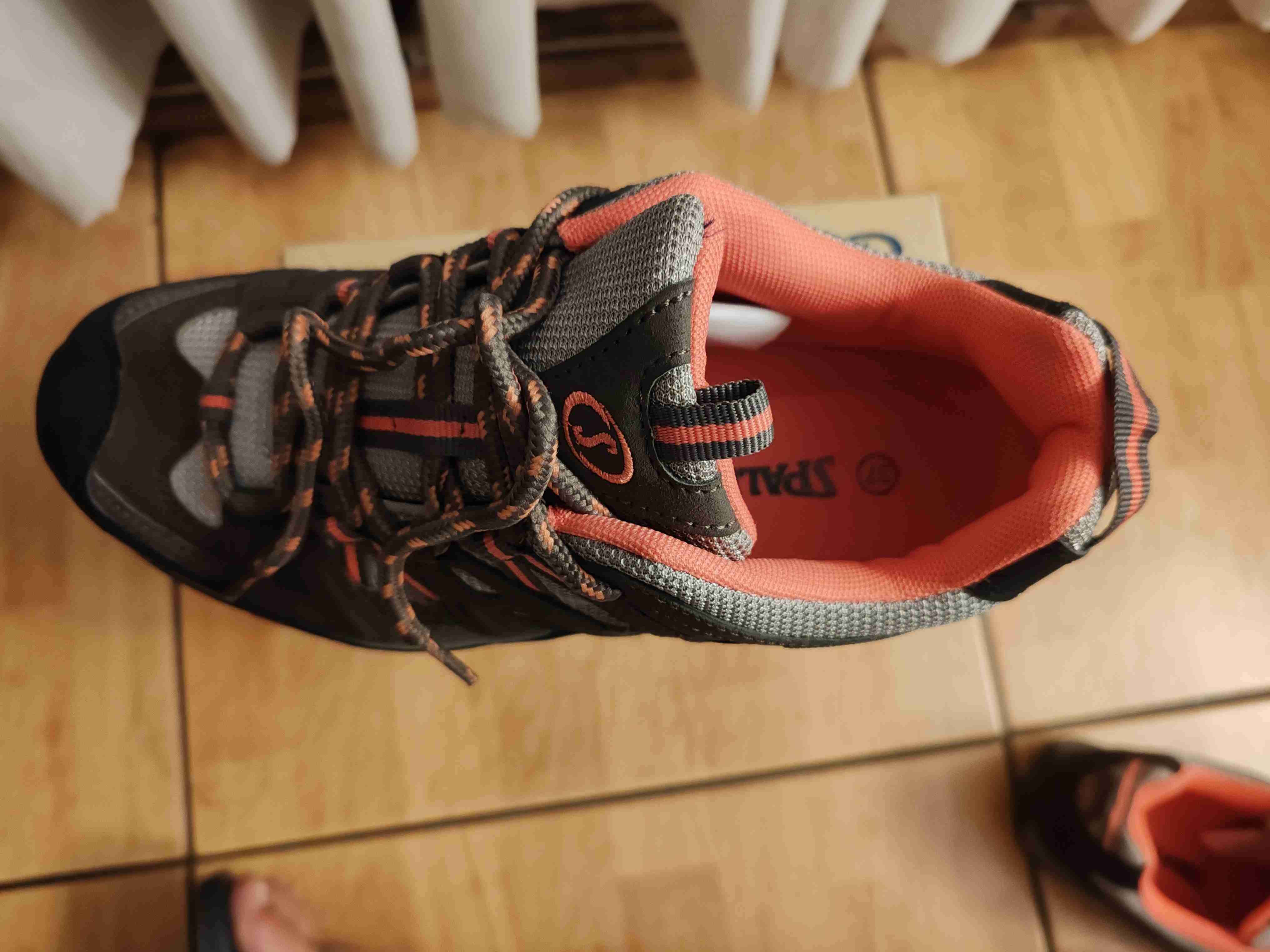 Zapatillas deportivas gris y naranjas - miniatura 2