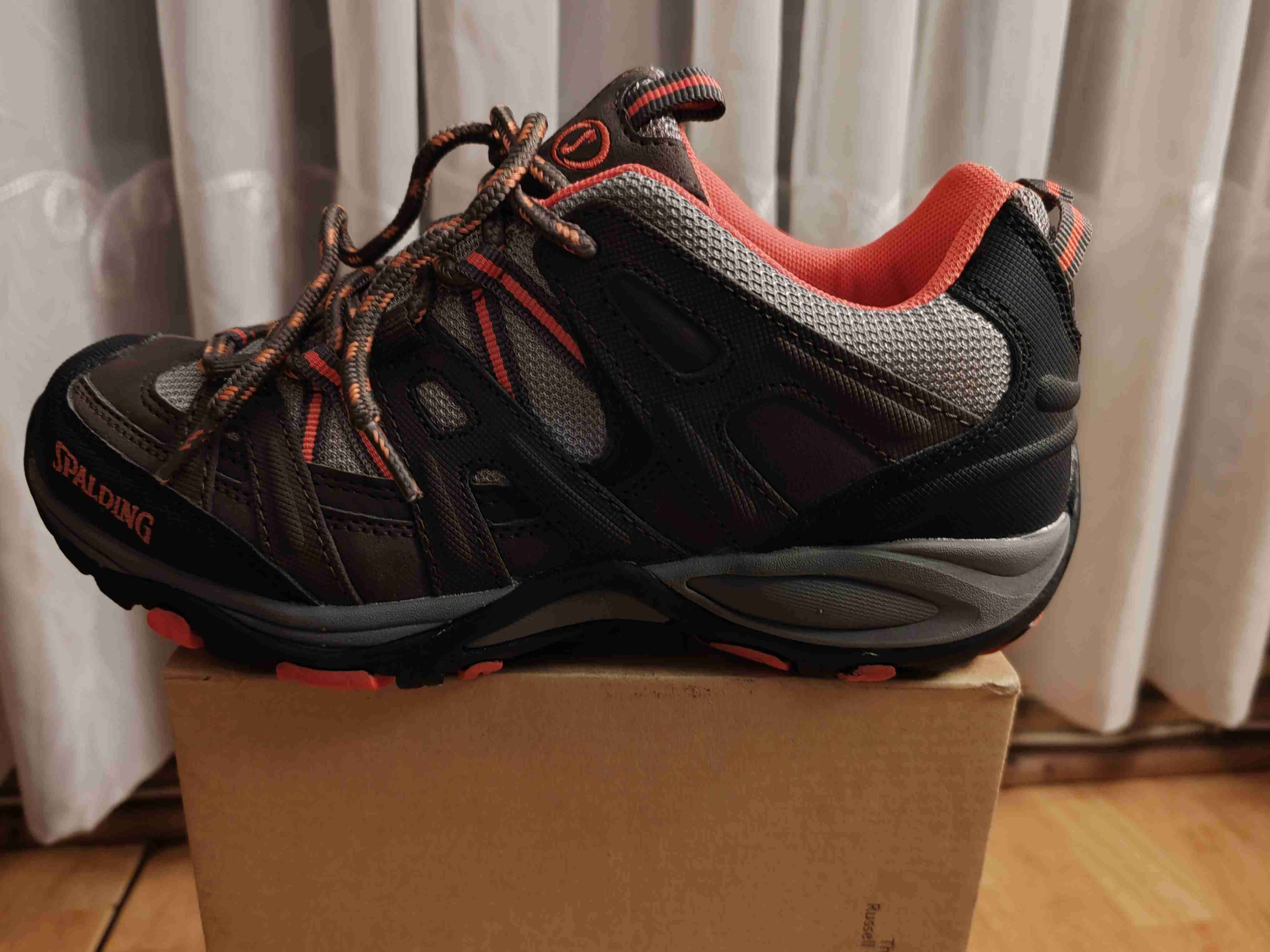 Zapatillas deportivas gris y naranjas - miniatura 3