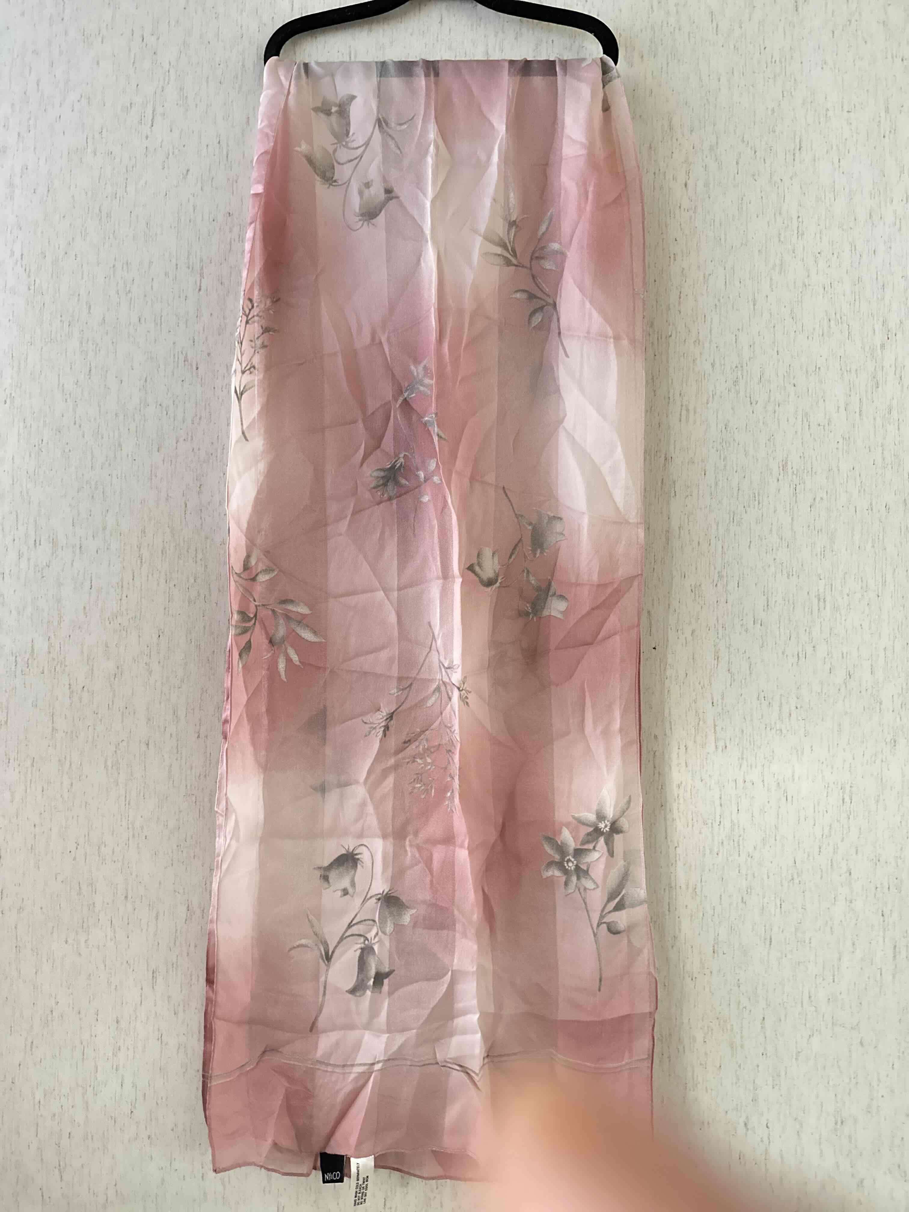 Pañuelo rosa floral elegante - miniatura 2