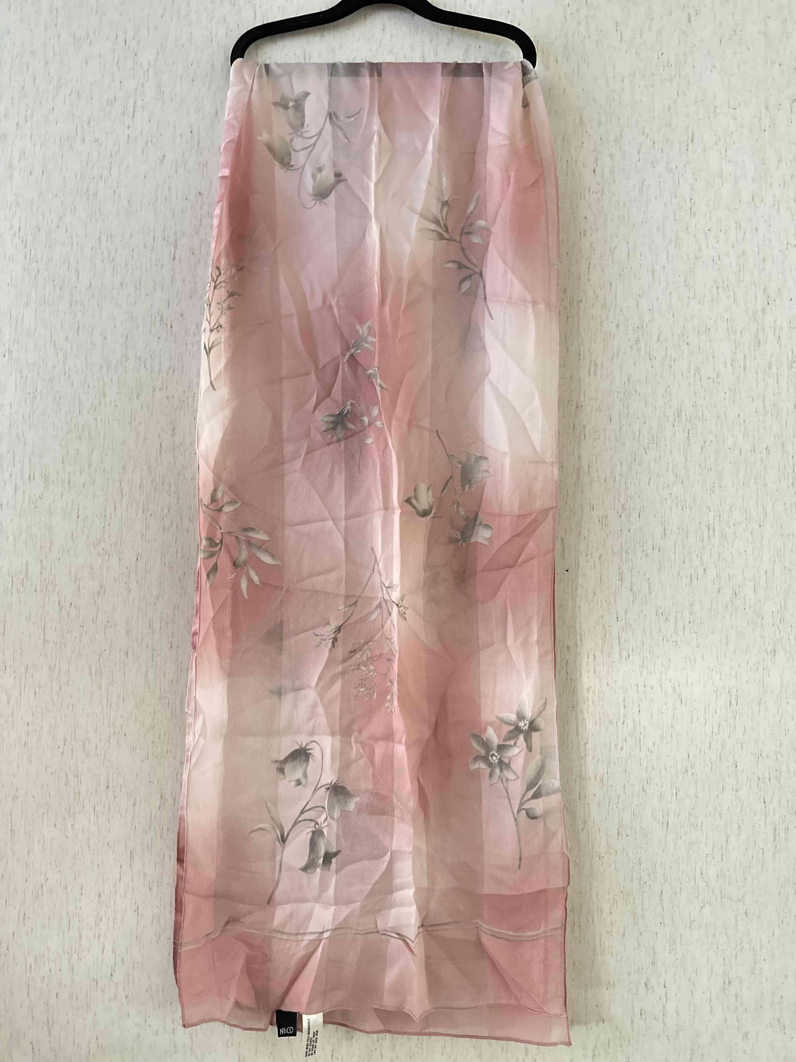 Pañuelo rosa floral elegante - miniatura 3