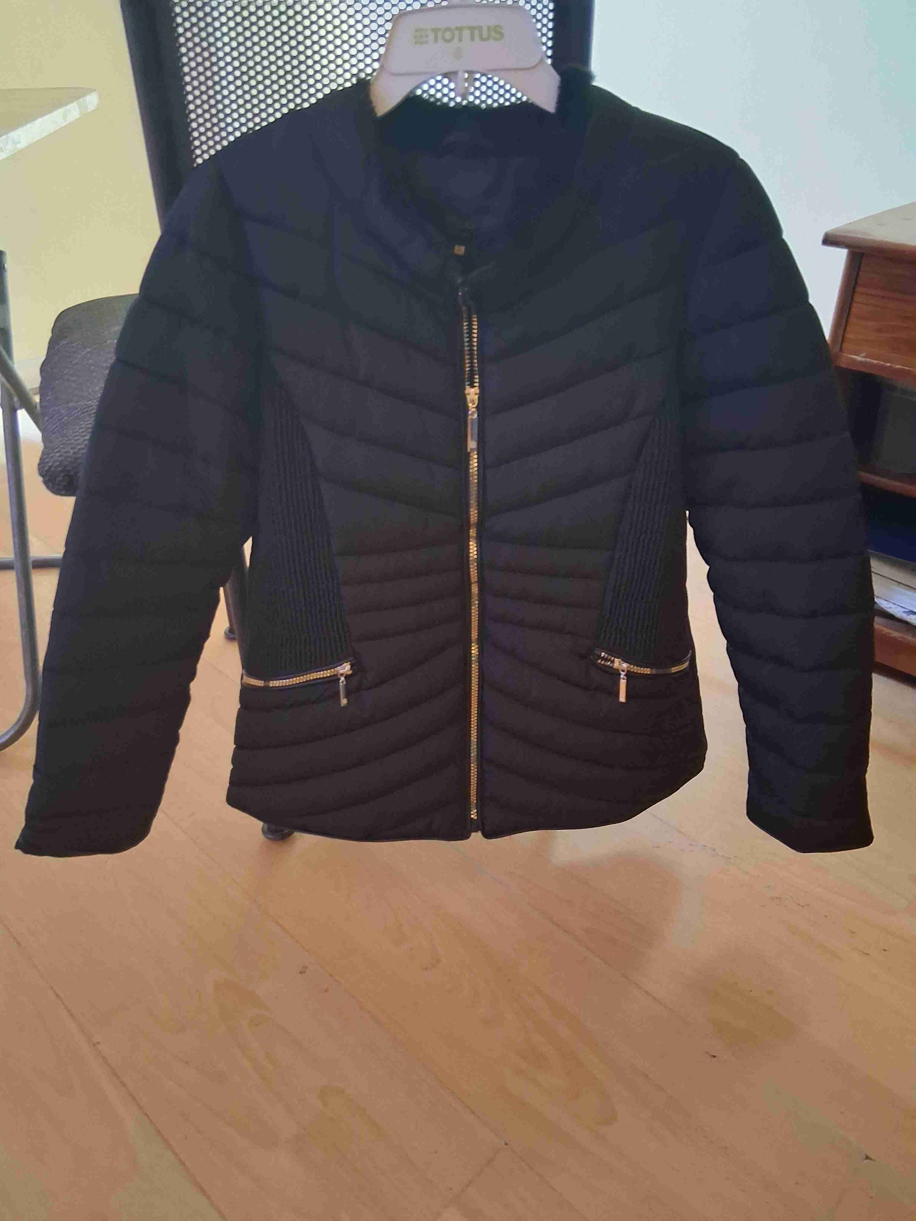 Chaqueta acolchada negra con cierre - miniatura 2