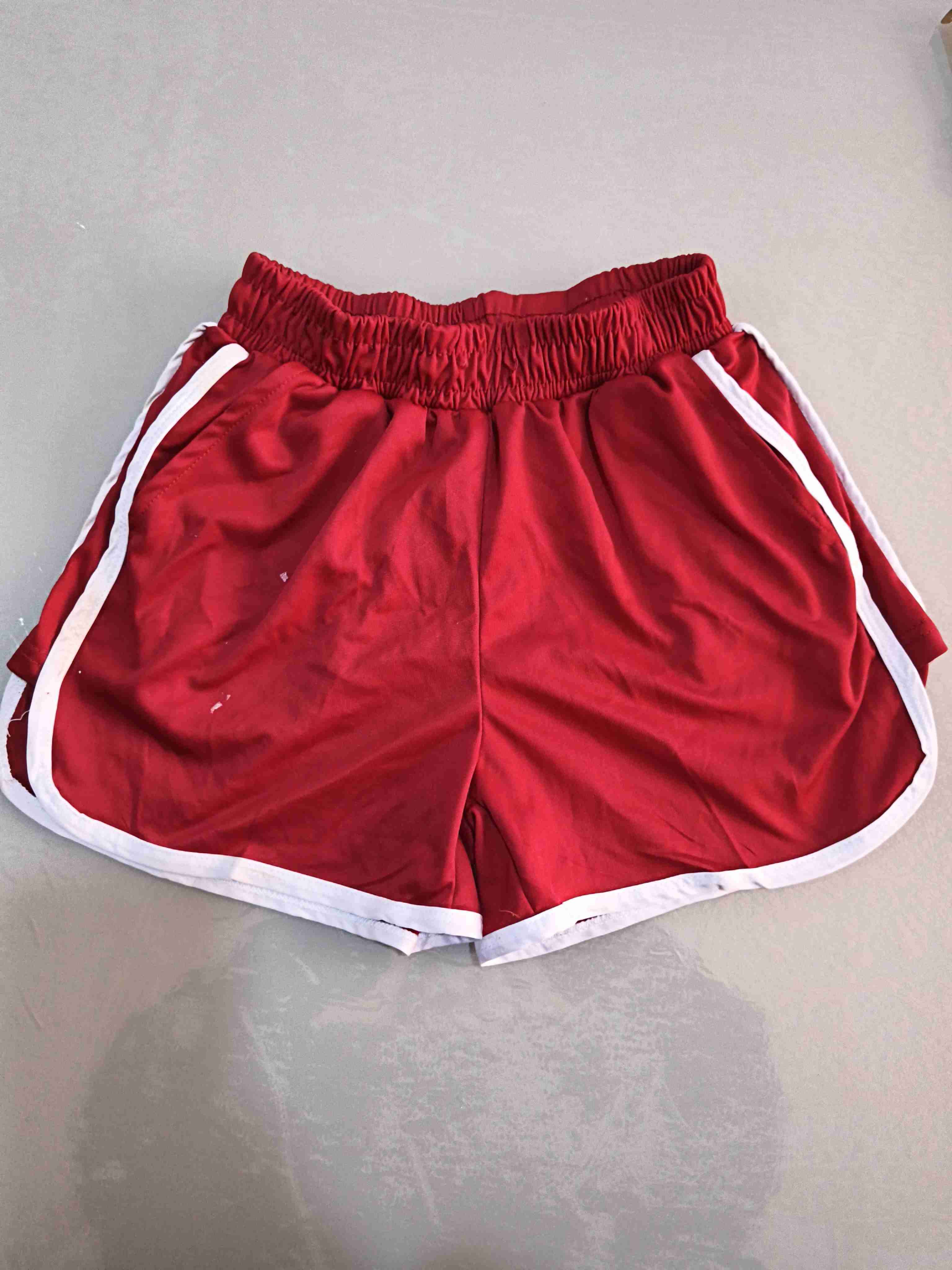 Short rojo deportivo cinturilla elasticada