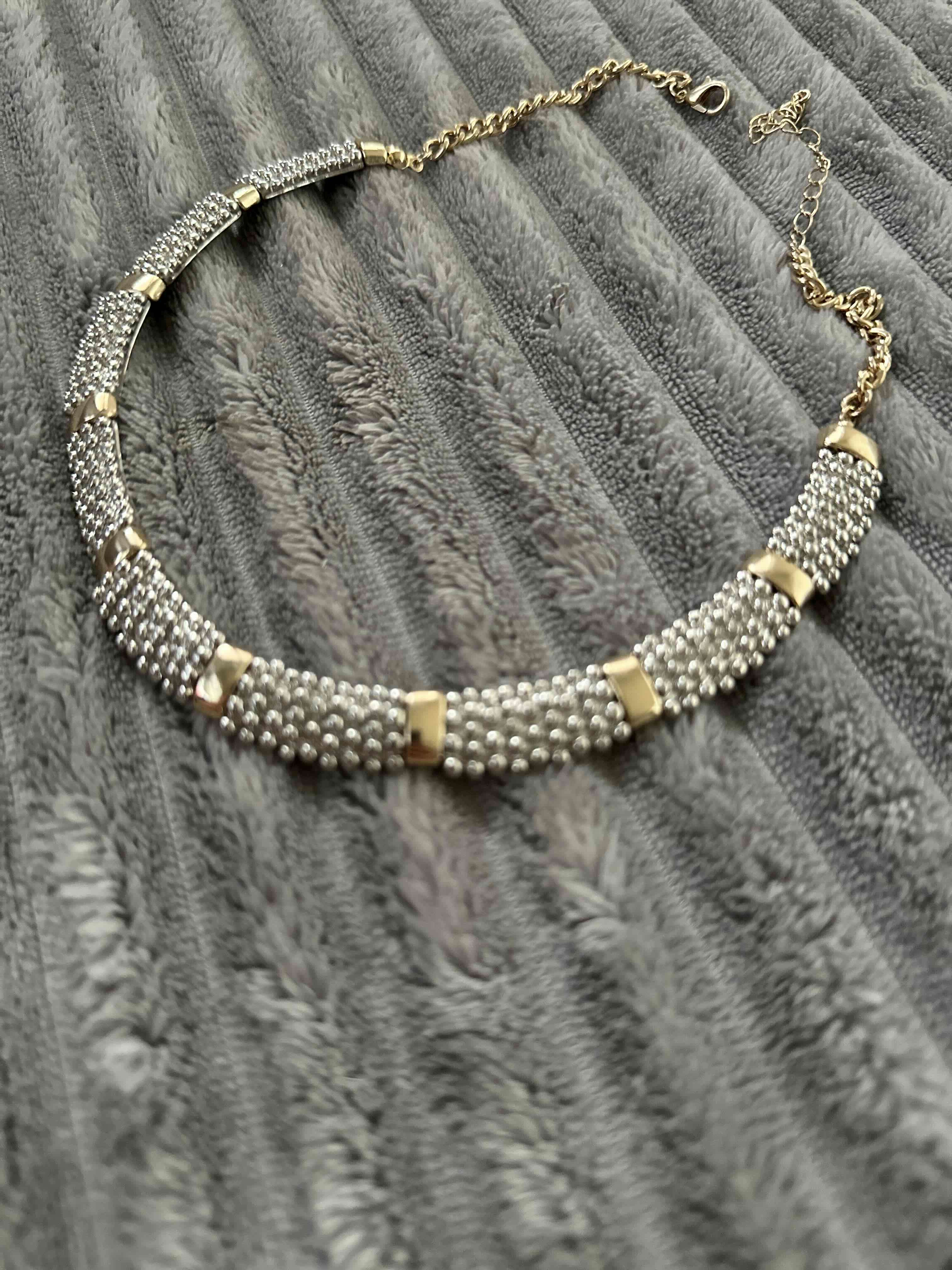 Collar dorado elegante - miniatura 3