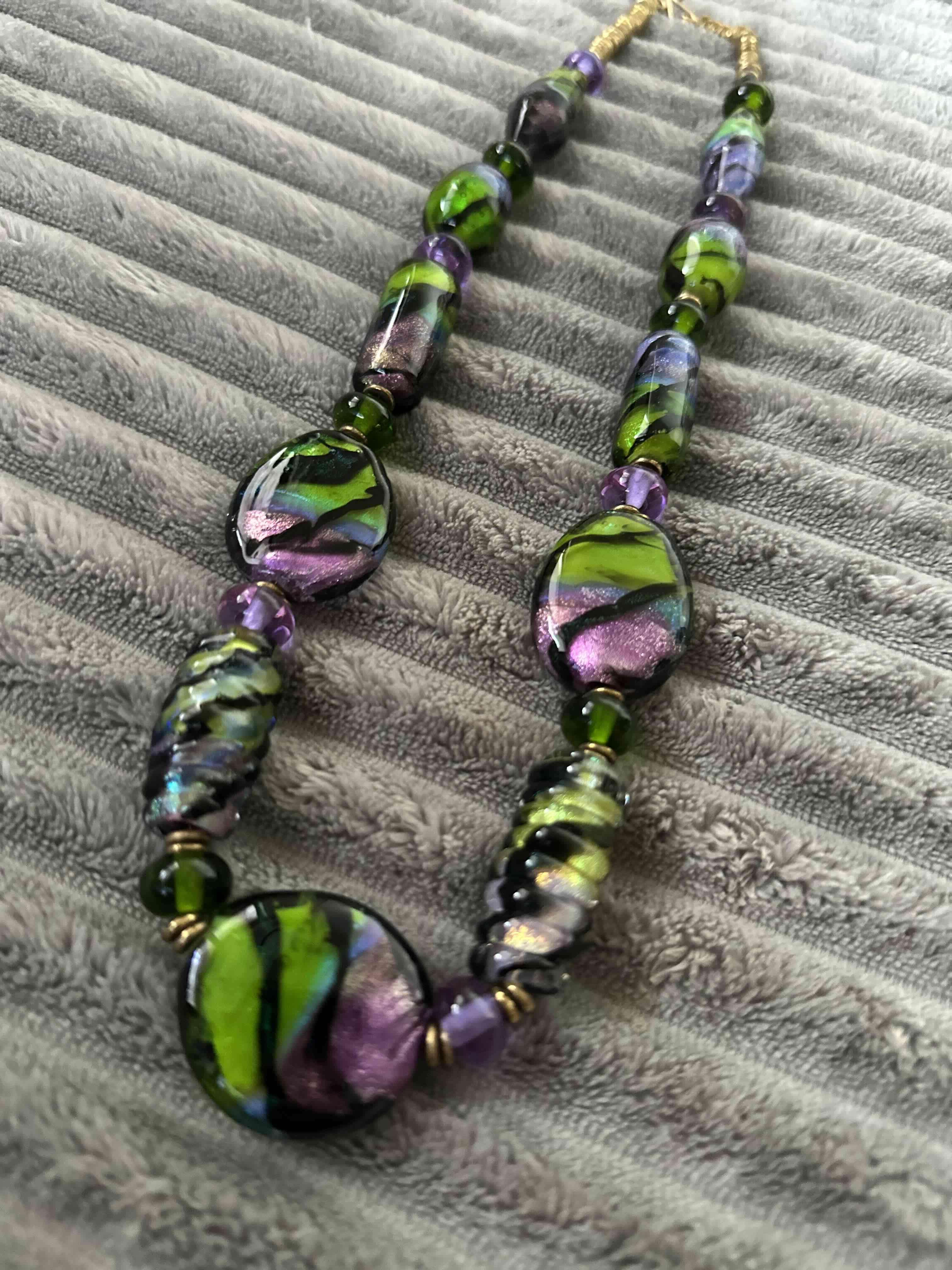 Collar de cuentas de vidrio colorido - miniatura 3