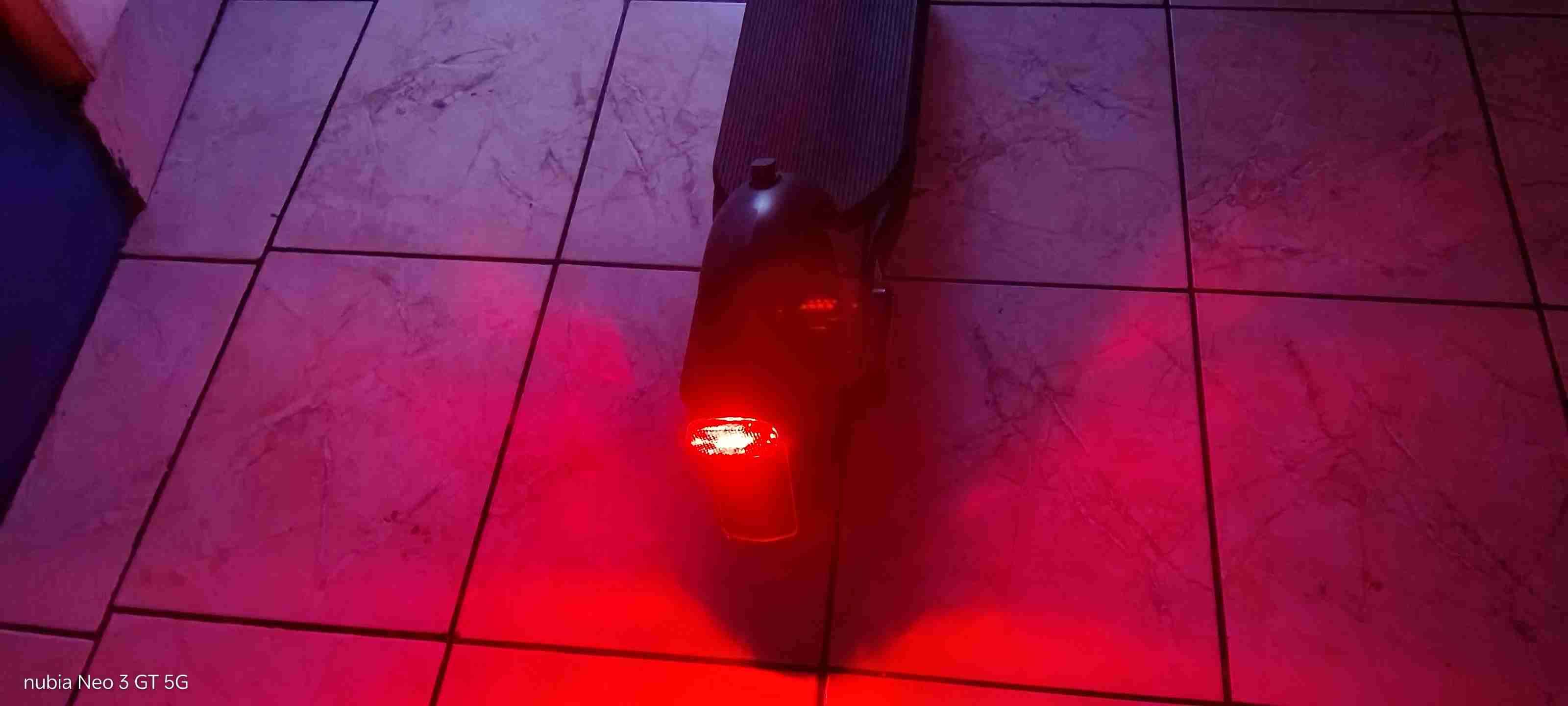 Scooter eléctrico gris - miniatura 4