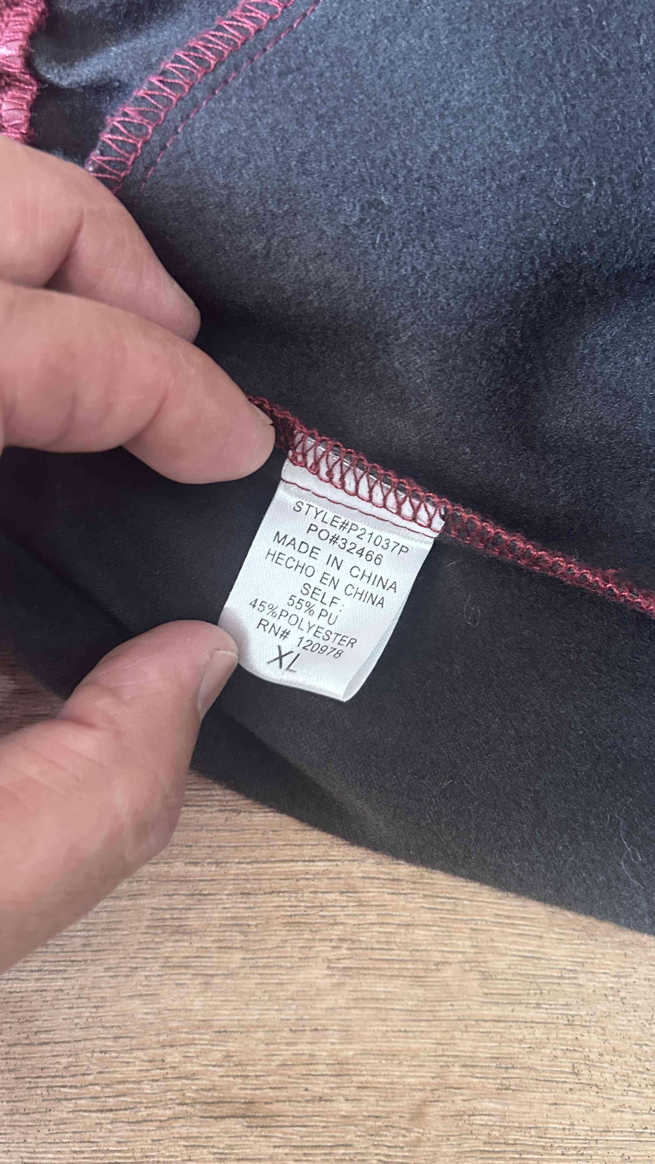 Shorts burdeos de cuero sintético - miniatura 2