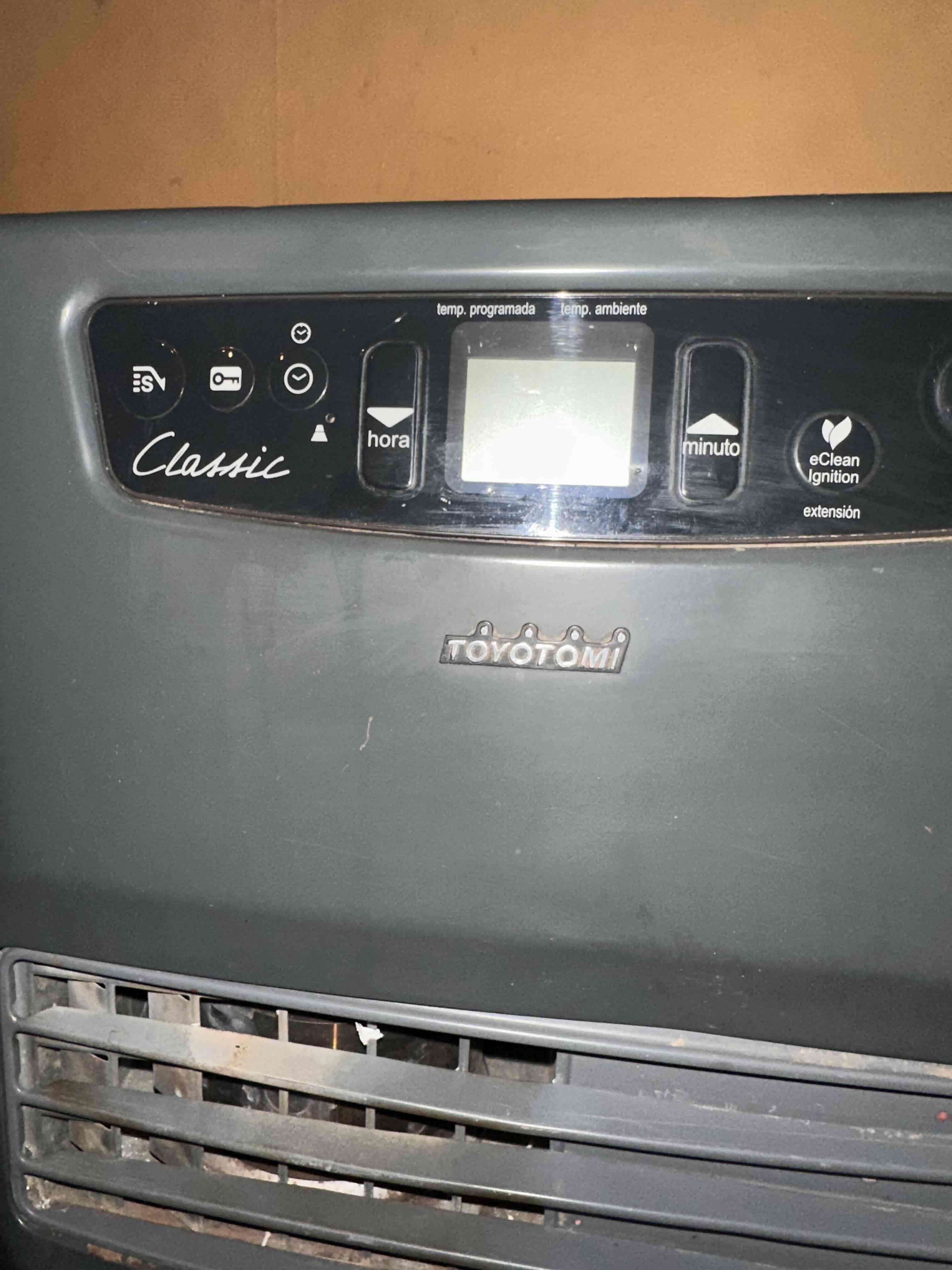 Estufa Eléctrica a parafina Toyotomi Classic - miniatura 2