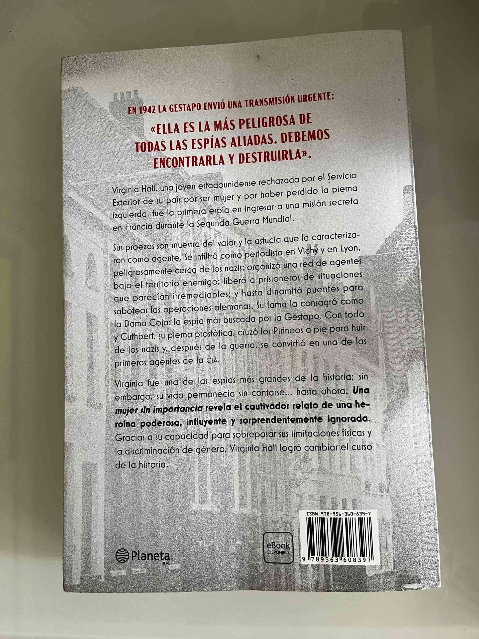 Libro 'Una Mujer Sin Importancia' - miniatura 2
