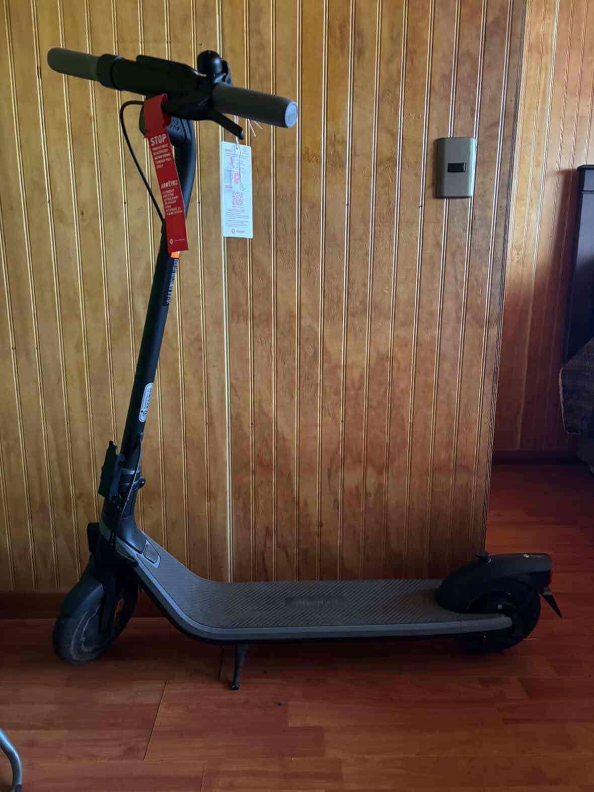 Scooter eléctrico plegable negro - miniatura 1