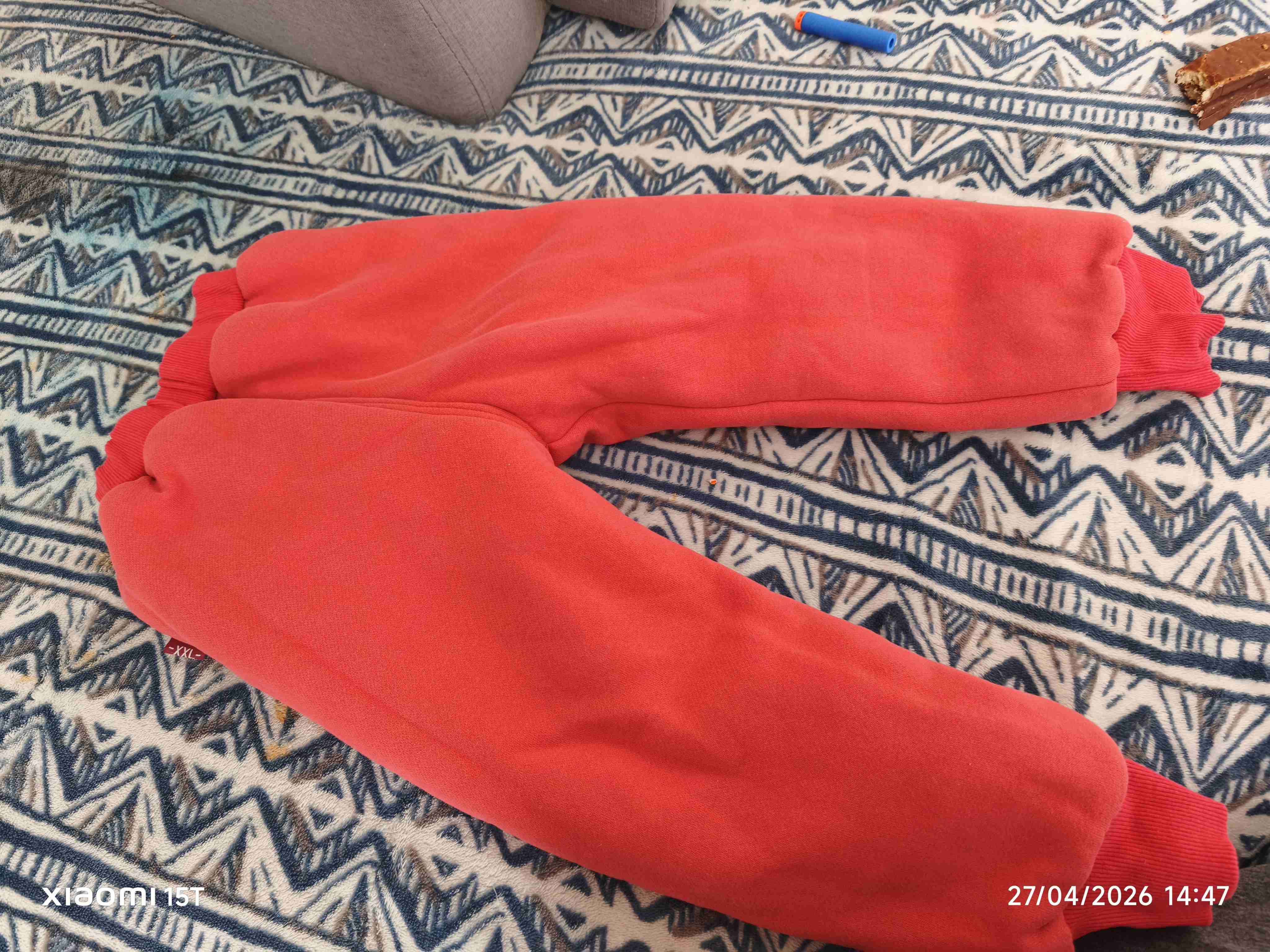 Pantalón deportivo rojo - miniatura 1