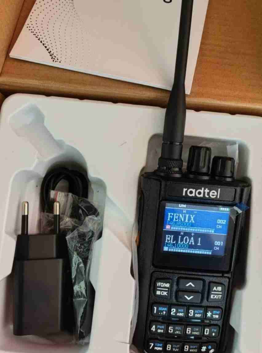 Radio portátil Radtel RT900con accesorios - miniatura 1