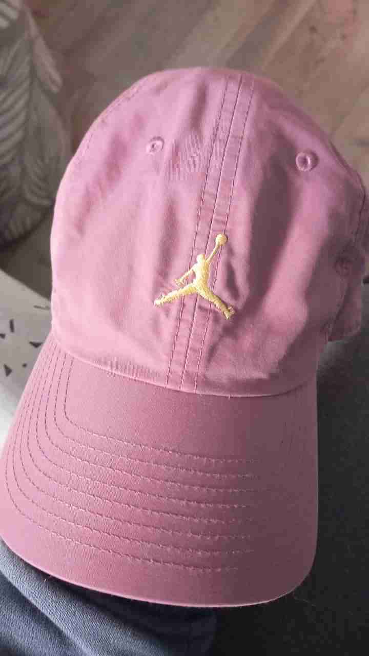 Gorra rosa deportiva jordan mujer