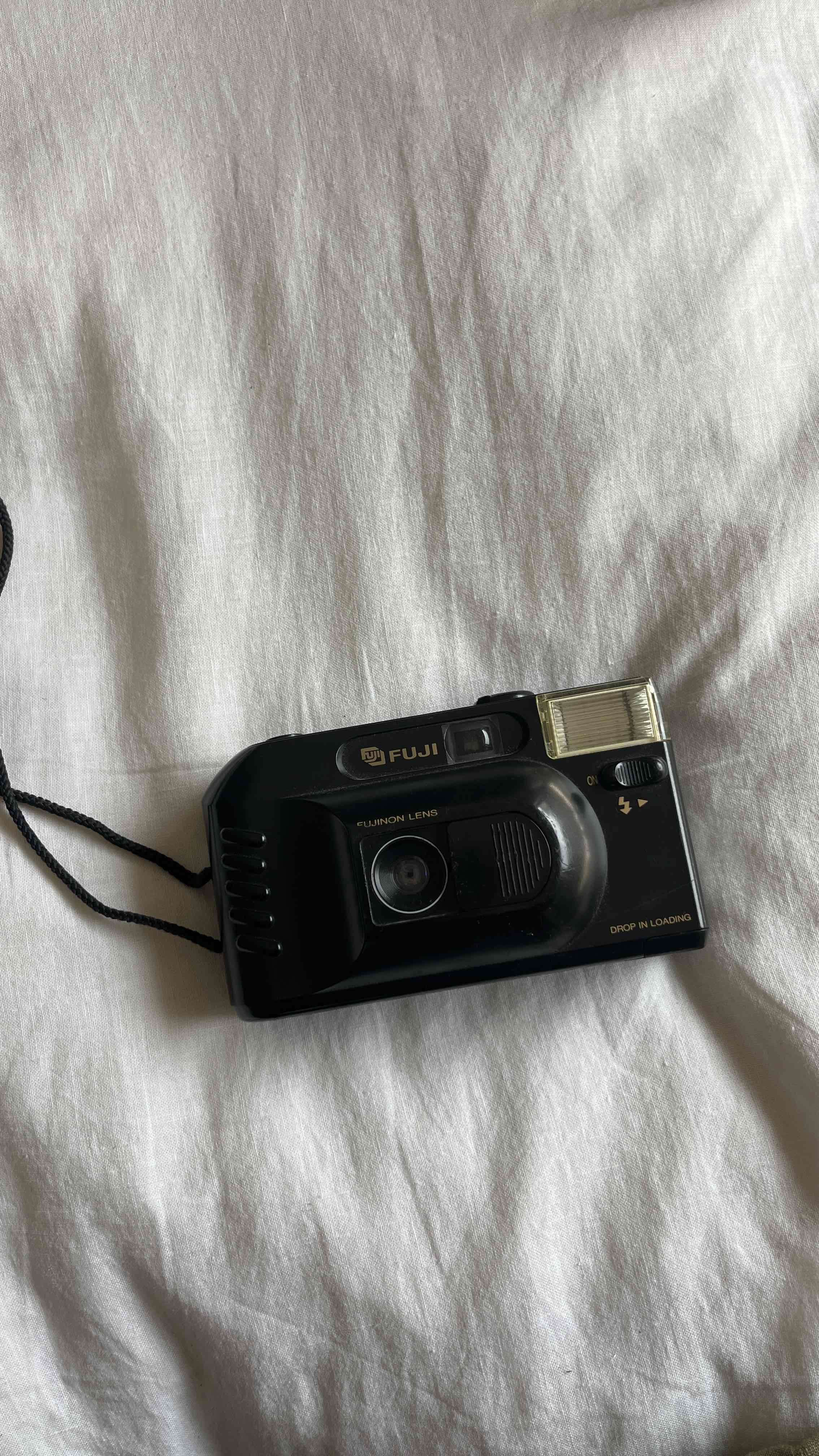 Cámara compacta Fuji Film - miniatura 1