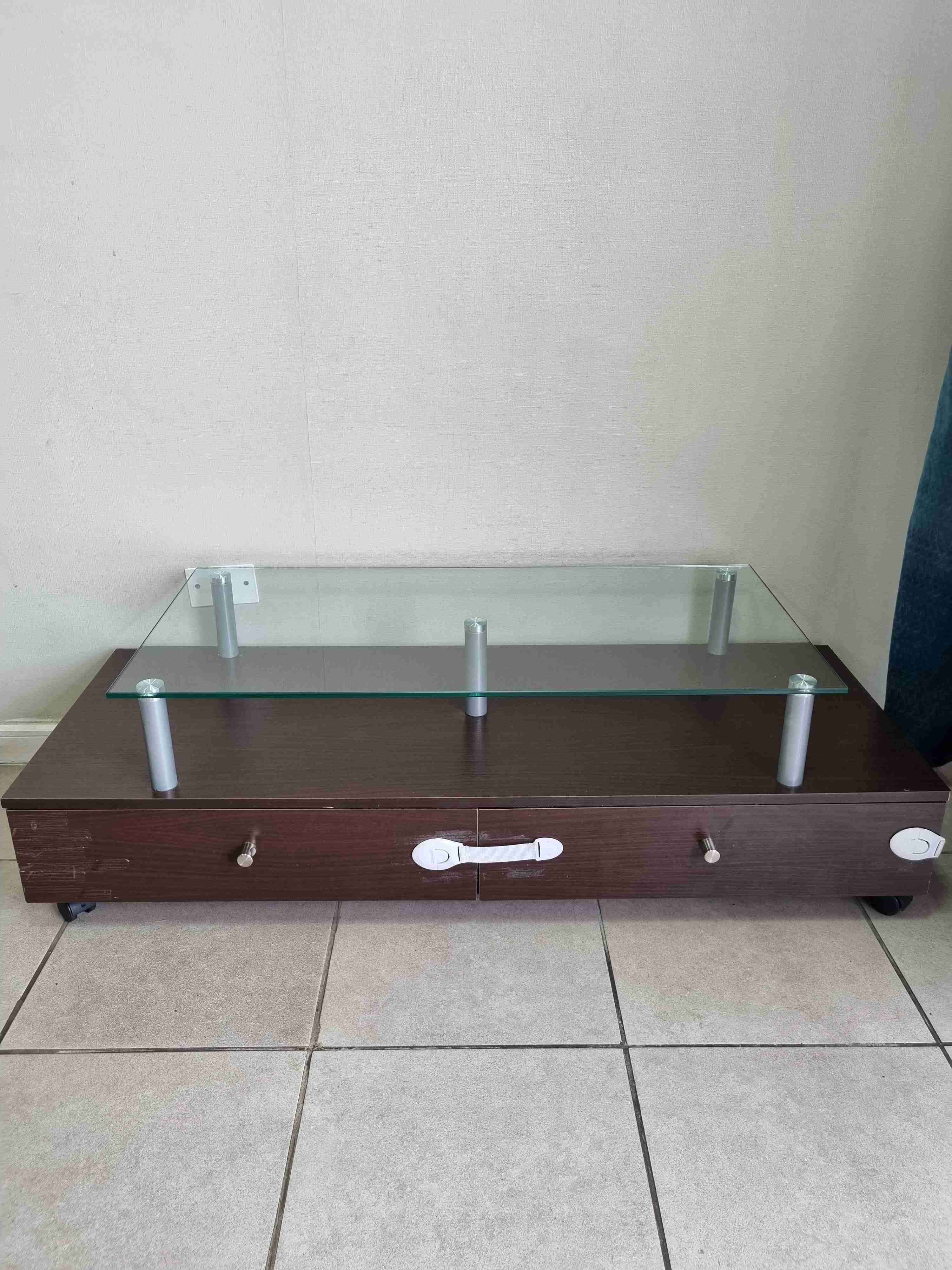 Mesa de centro con vidrio - miniatura 2