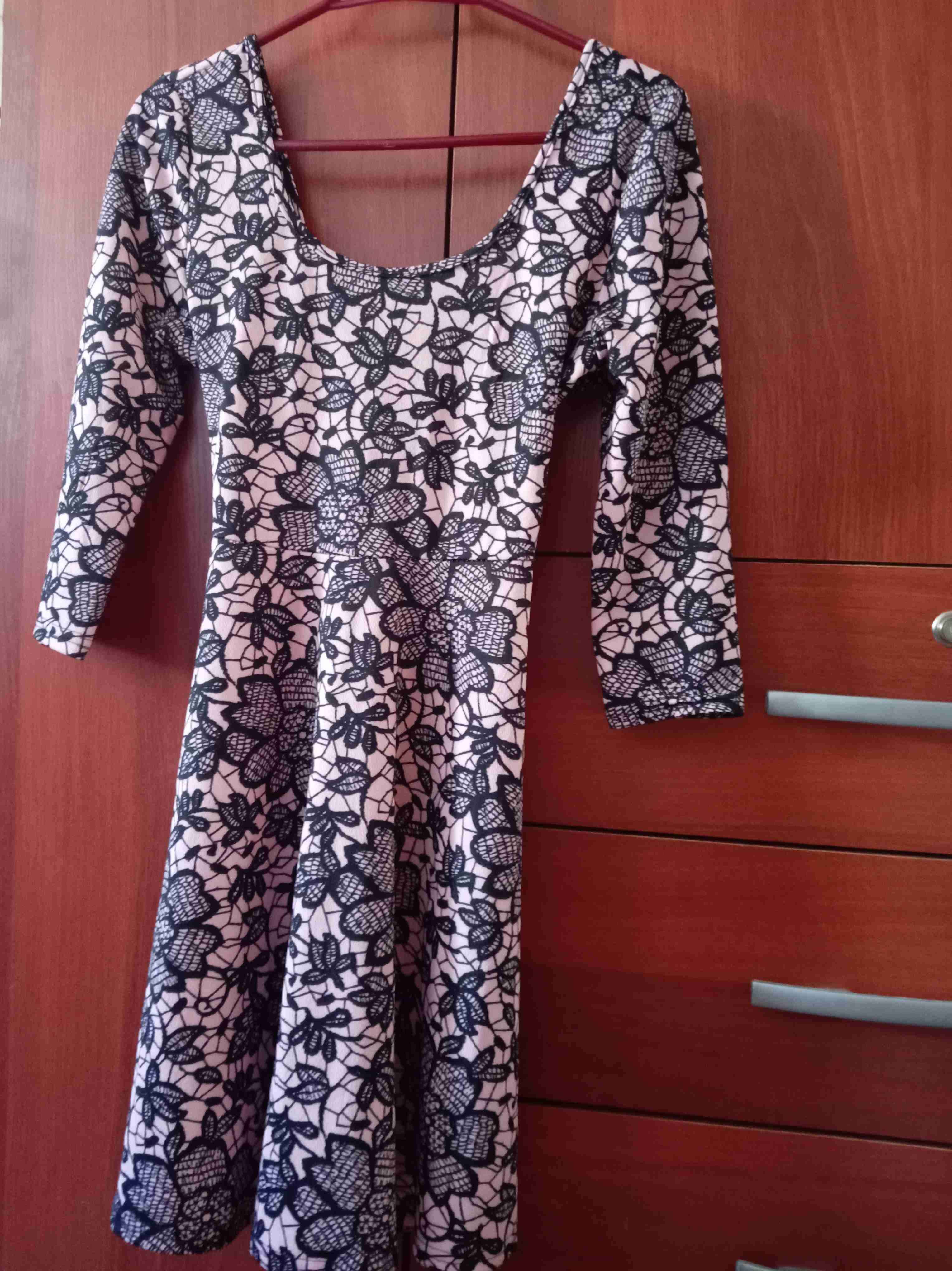 Vestido floral blanco y negro - miniatura 2