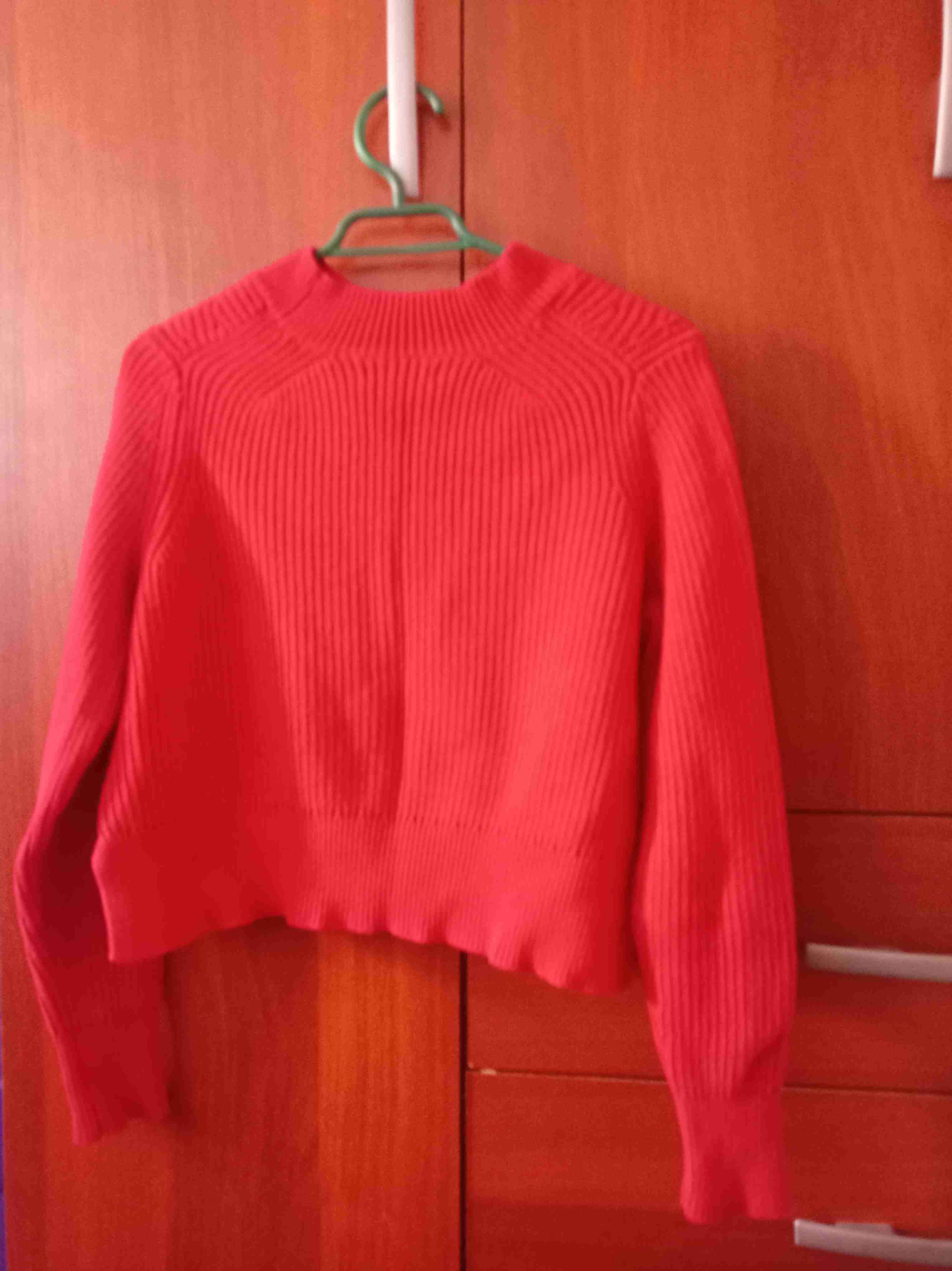 Suéter rojo de punto - miniatura 2