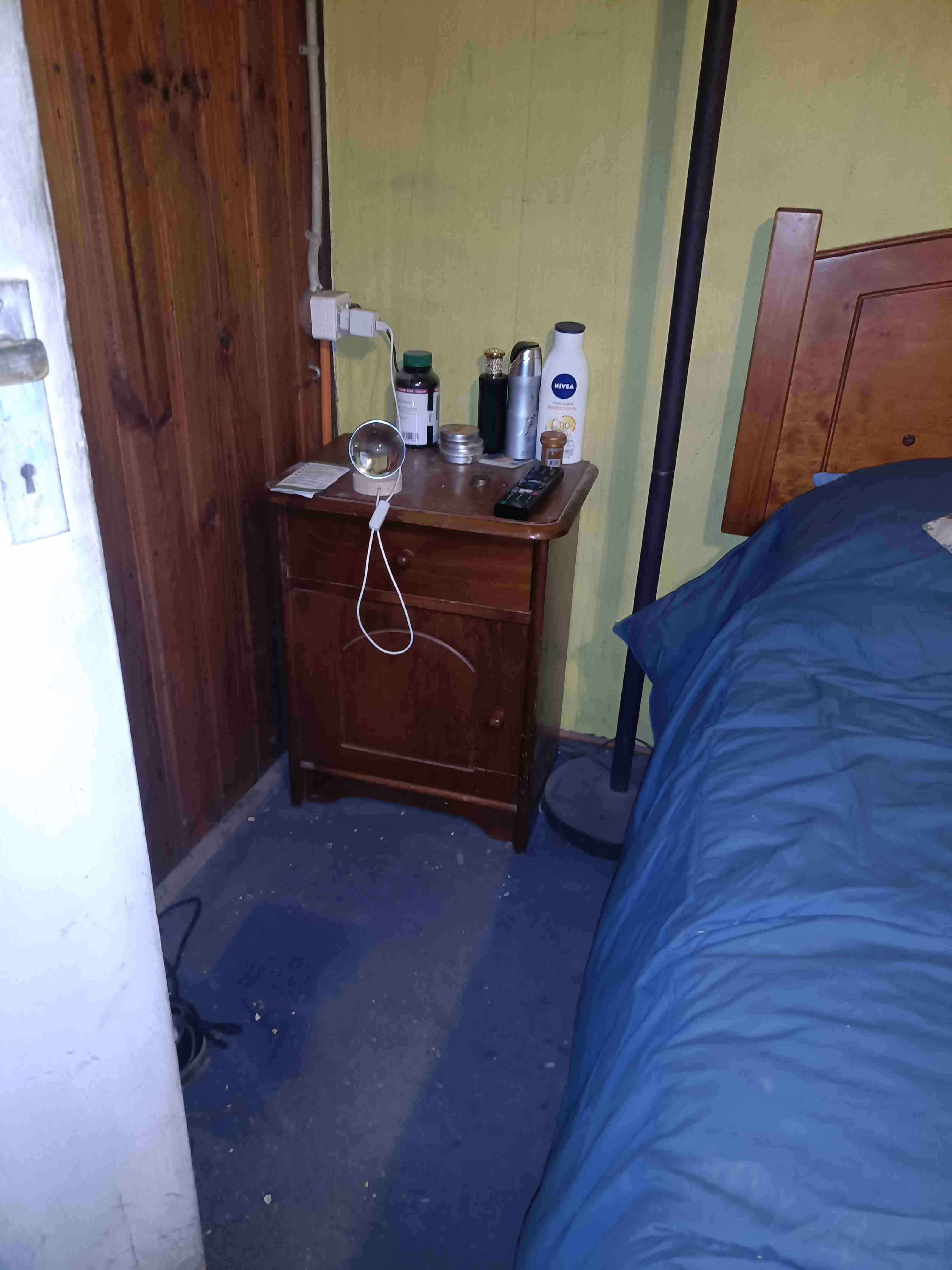 Cama matrimonial con dosel de madera - miniatura 3