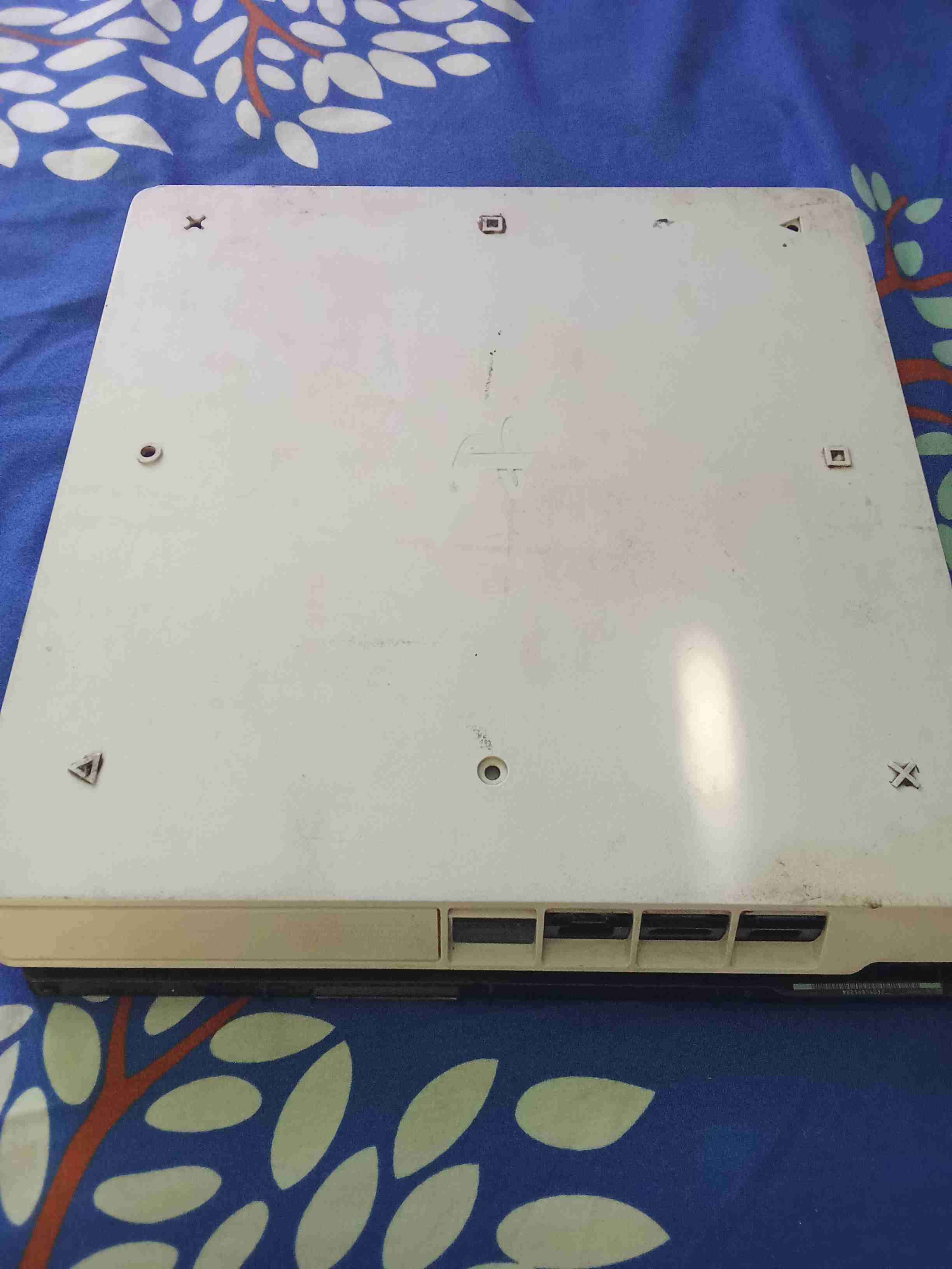 PS4 le falta solo la tapa de arriba - miniatura 3