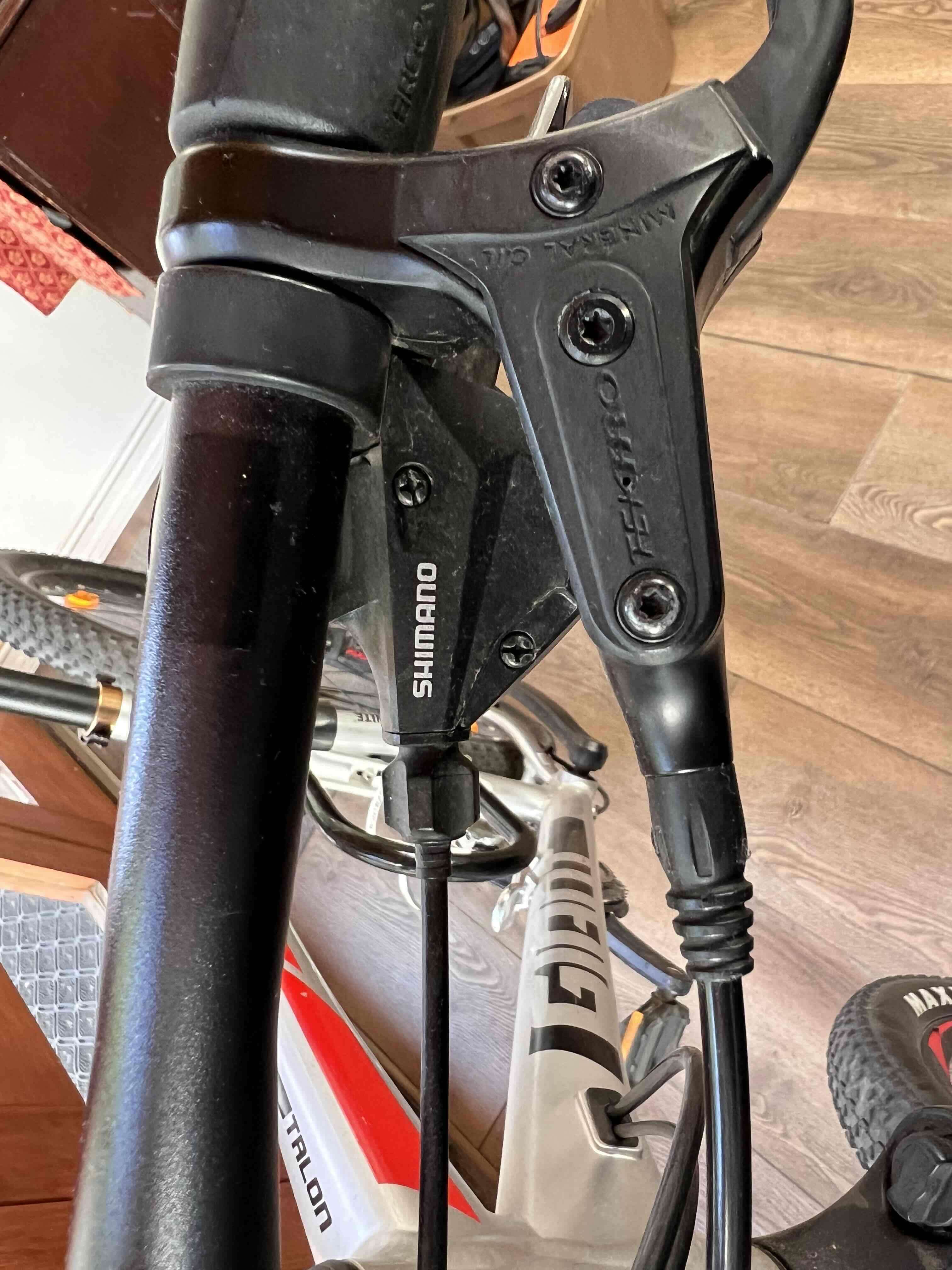 Bicicleta de montaña giant talon 3 plateada - miniatura 3